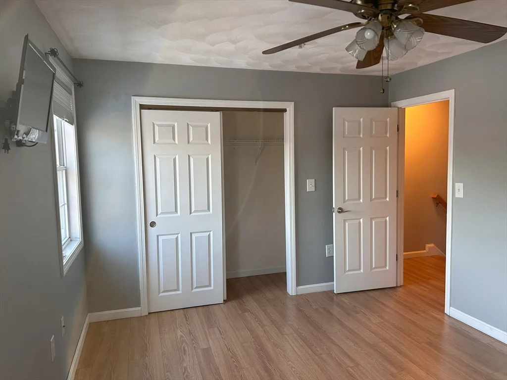 933 Varnum Ave, Lowell