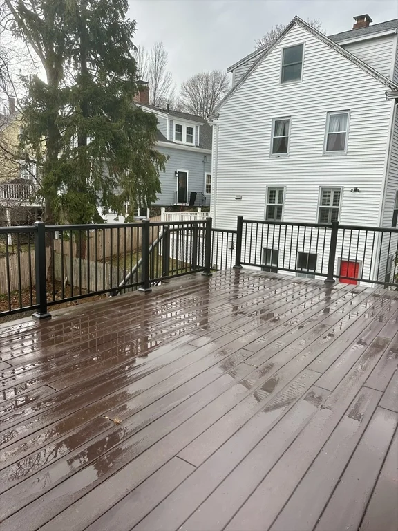 3 Commercial St, Marblehead