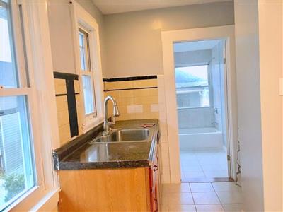 52 Woods Ave, West Somerville