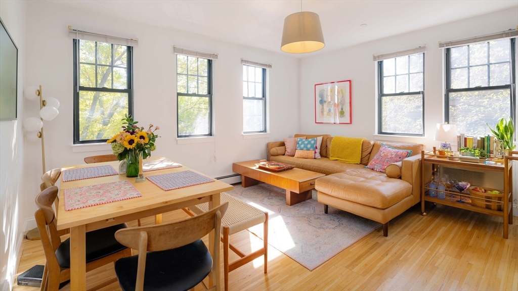 241 River St, Riverside