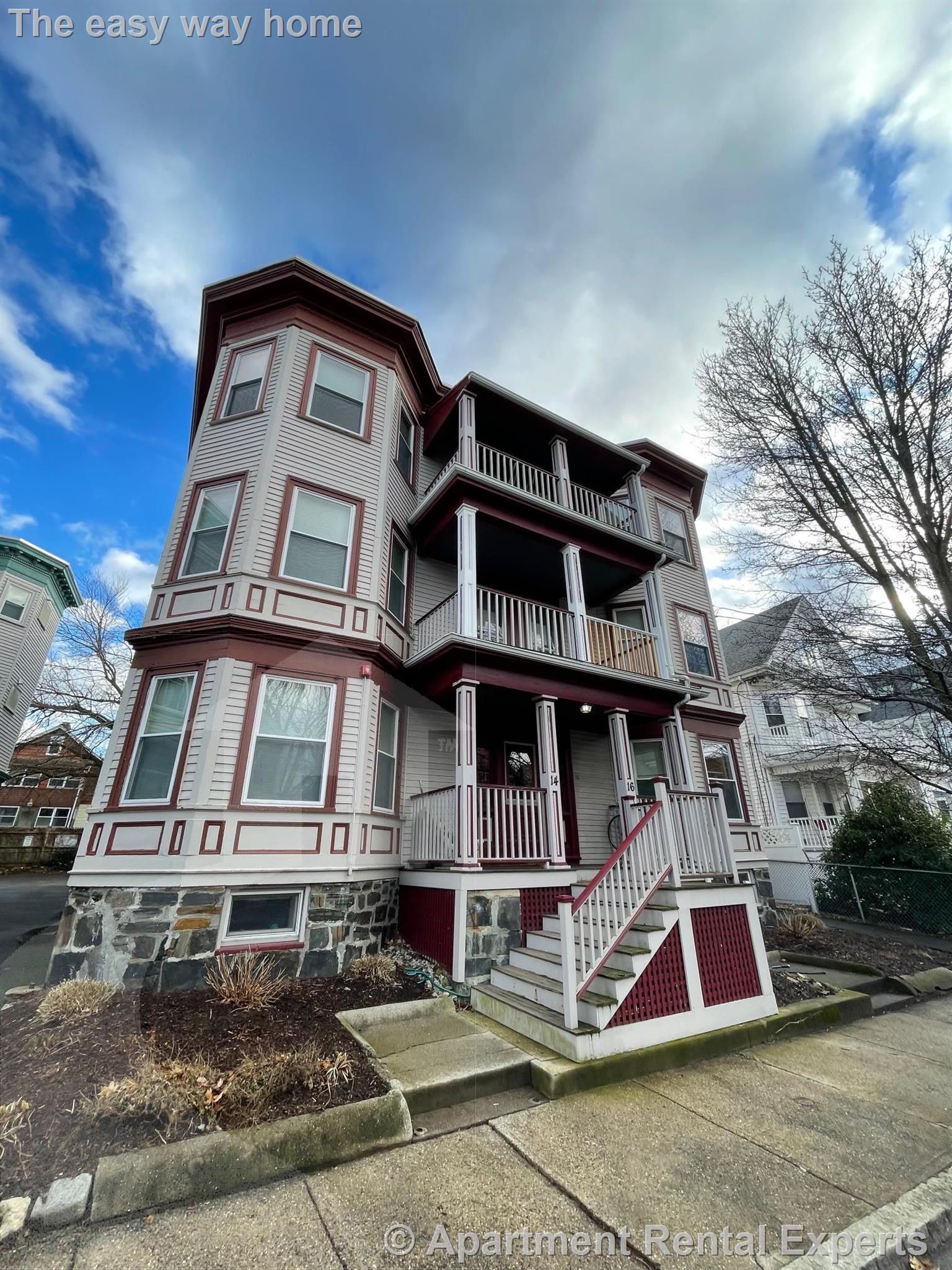 14 Garrison Ave, Teele Square