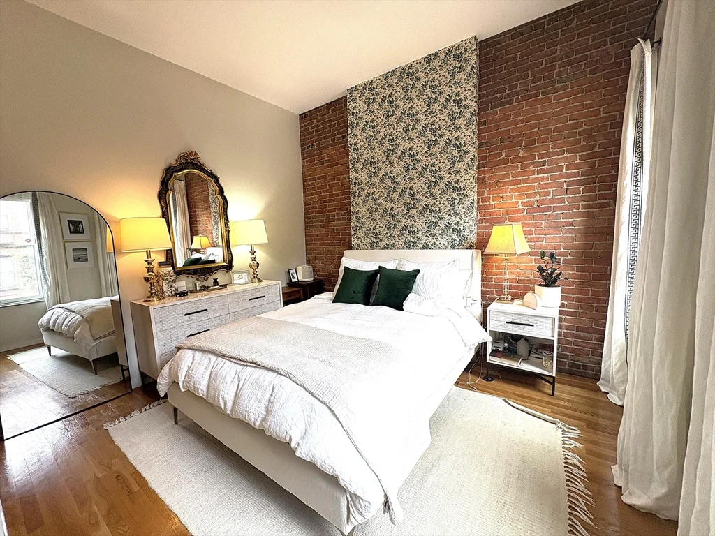 12 Cumberland St, Back Bay