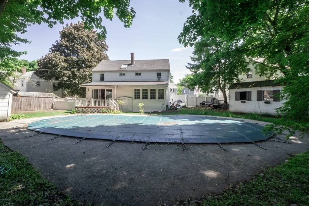 32 Hamilton Rd, Wakefield
