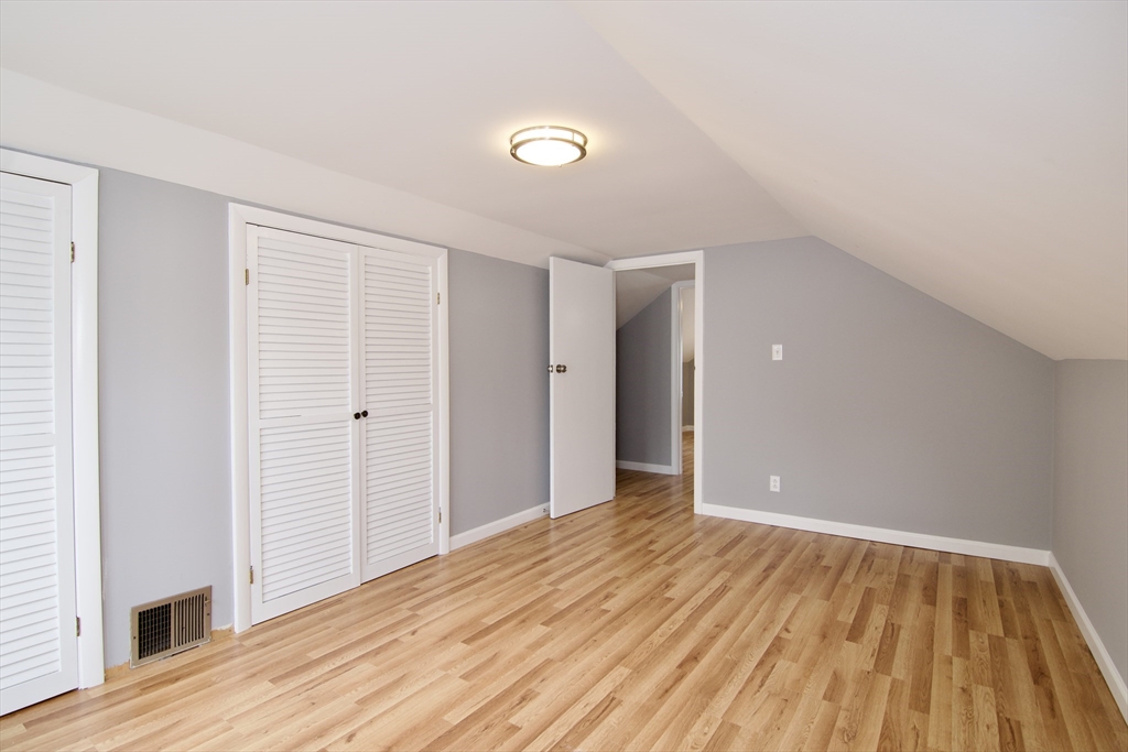 63 Grandview St, East Forest Park