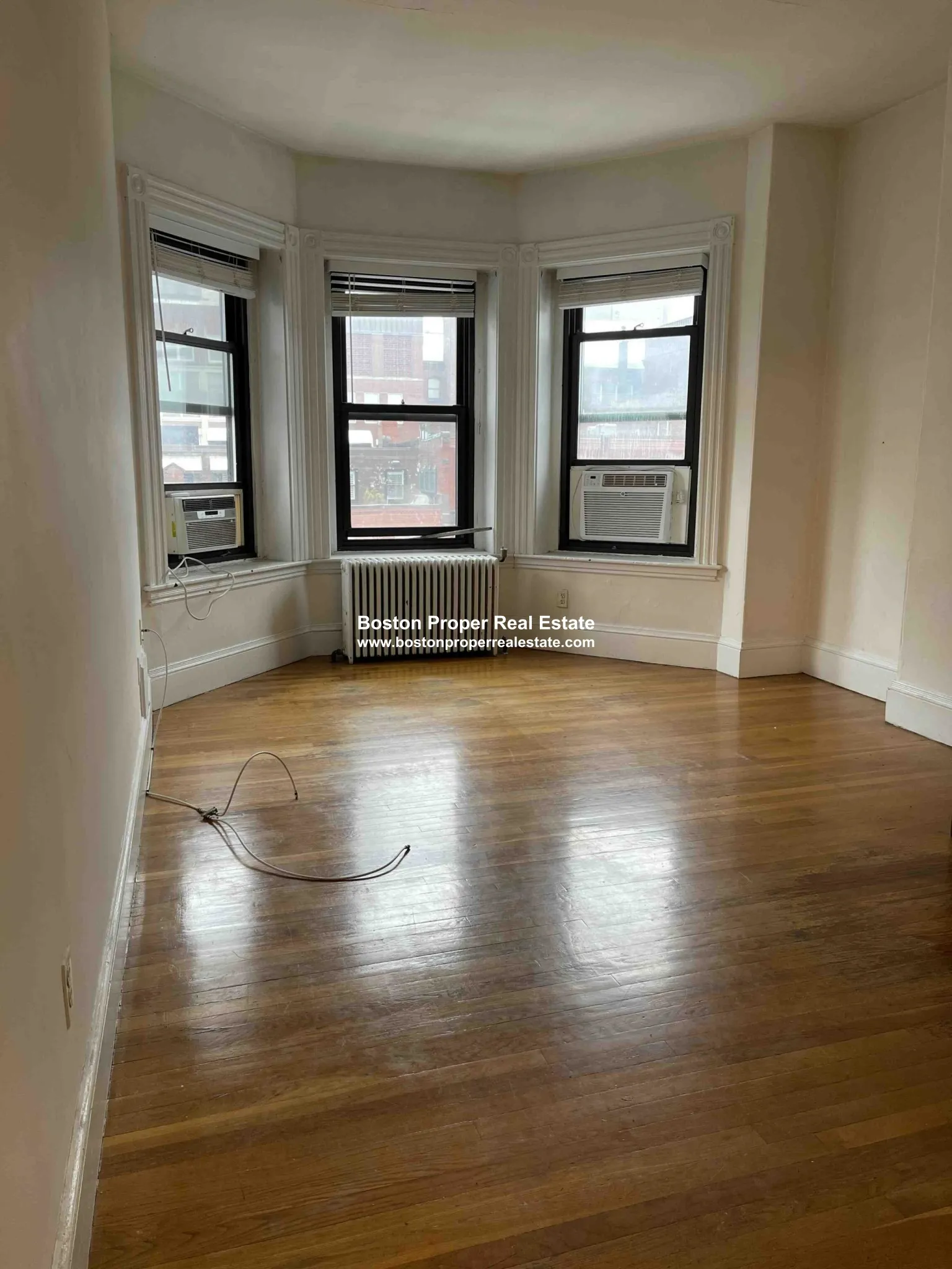 289 Newbury St, Back Bay