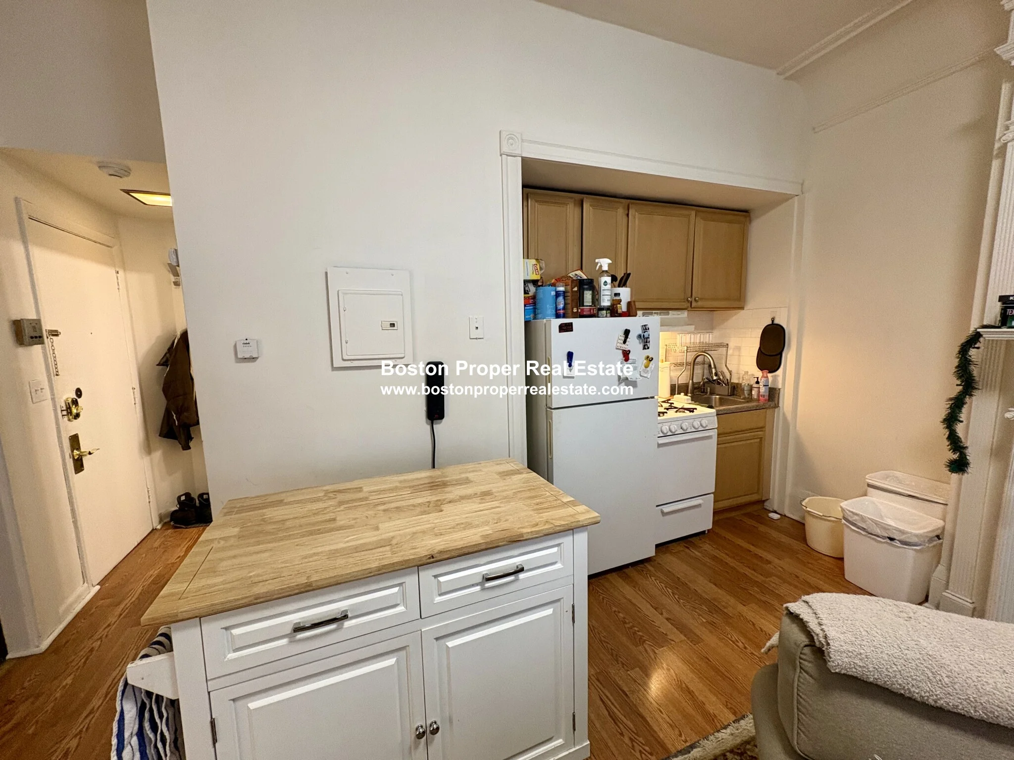 27 Bay State Rd, Fenway