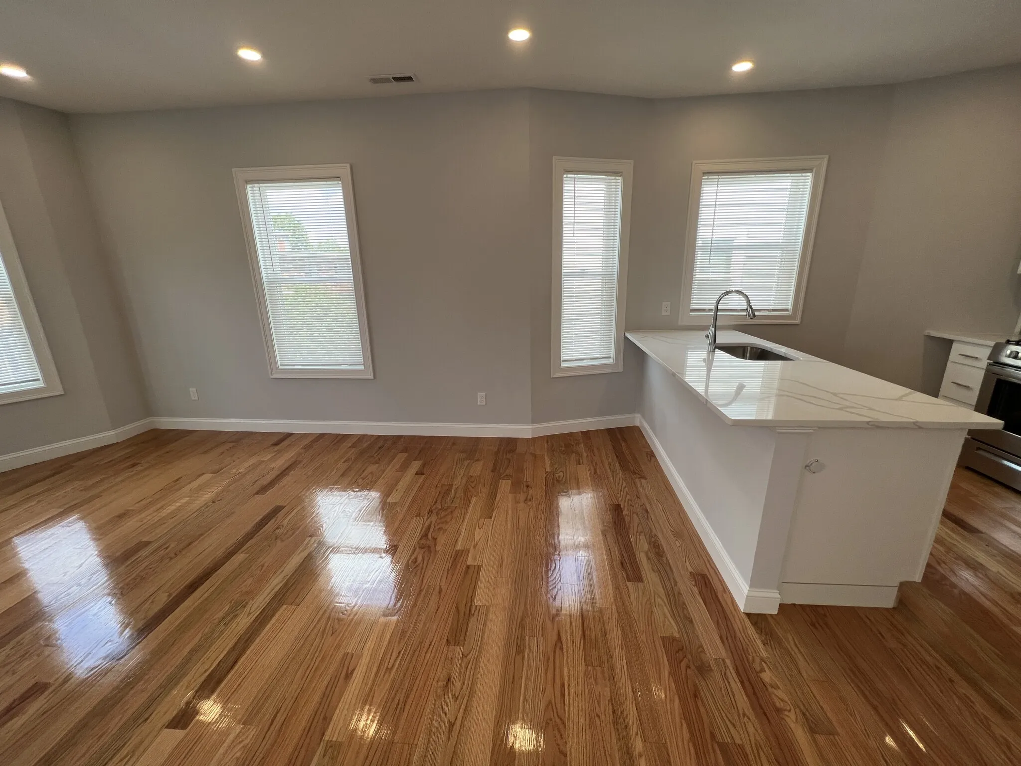 126 Cross St, East Somerville