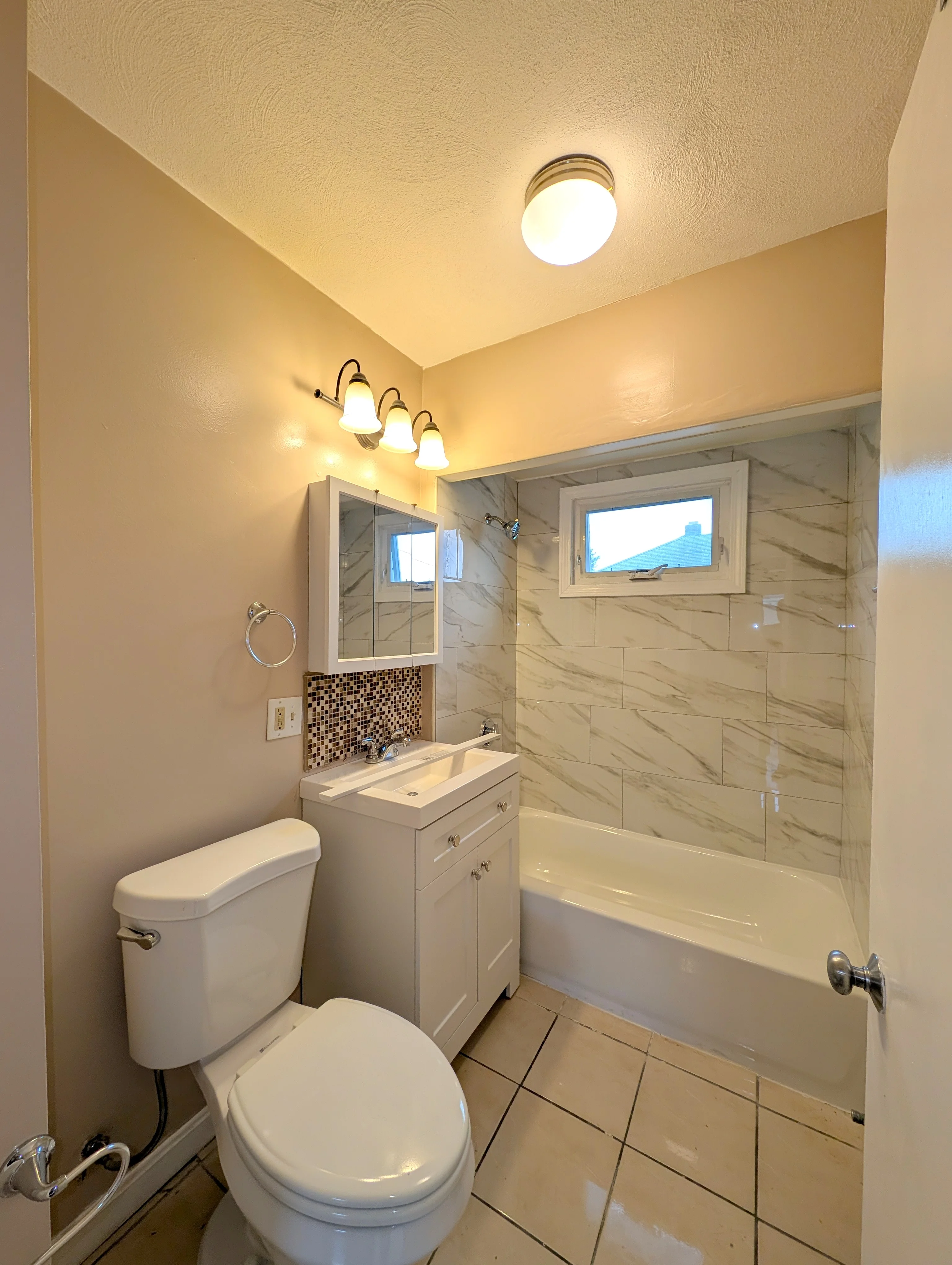 83 Billings Ave, South Medford