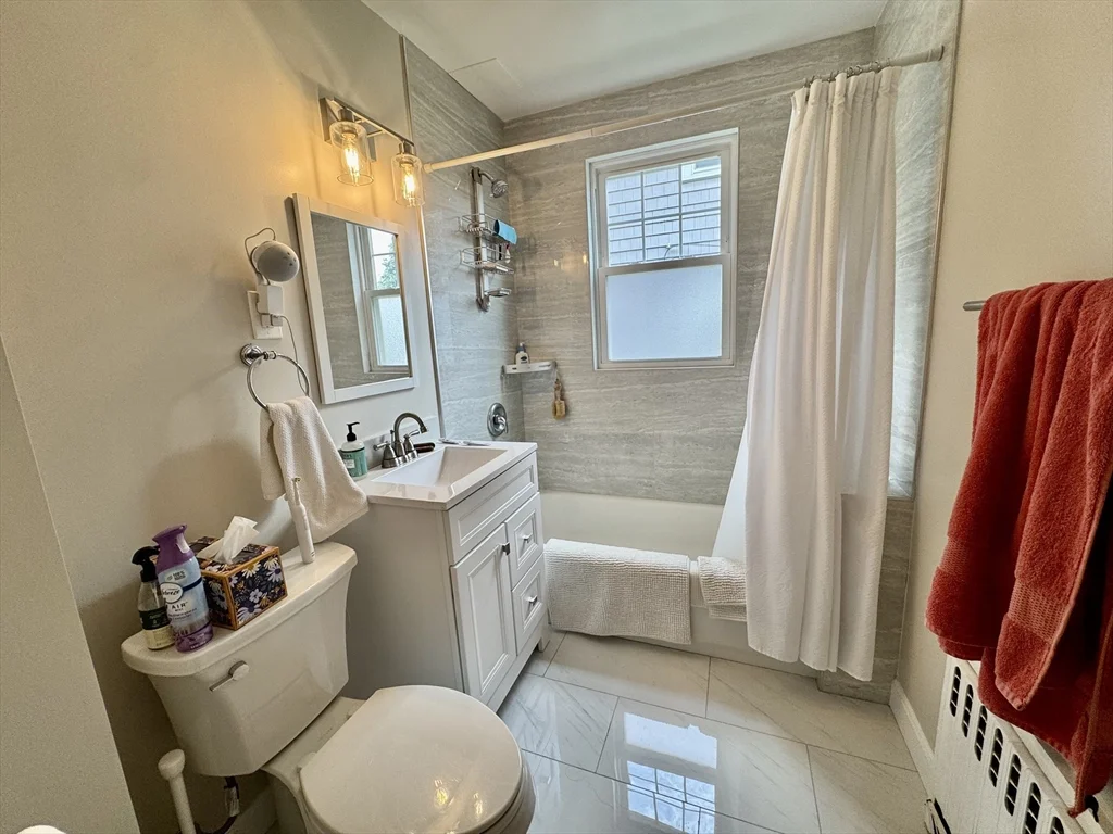 108 Redlands Rd, West Roxbury