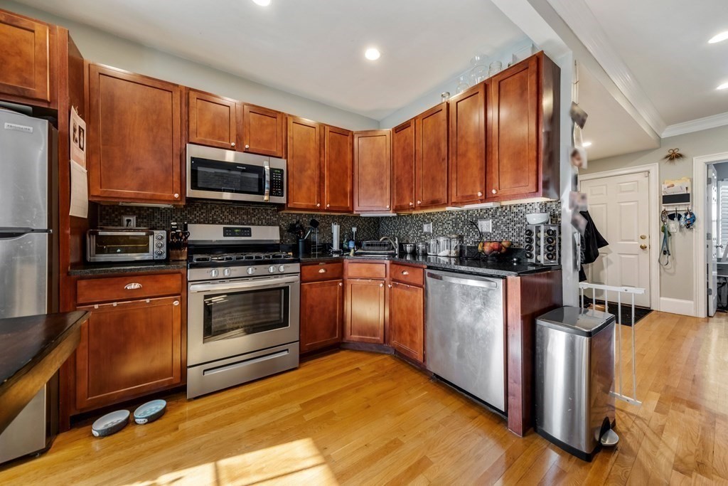 673 E 2nd St, South Boston