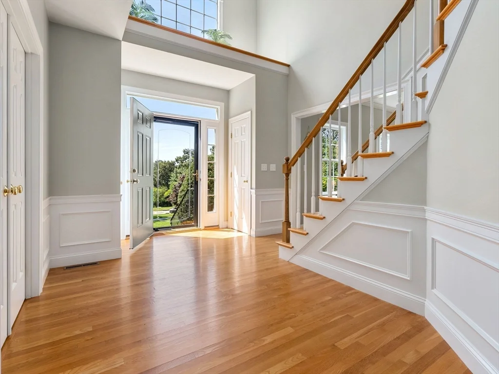 13 Breakneck Hill Rd, Hopkinton