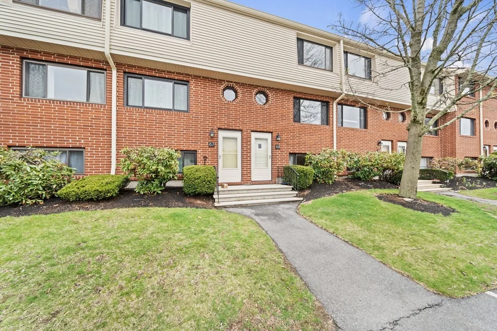 68 Sterling Ln, Bradford