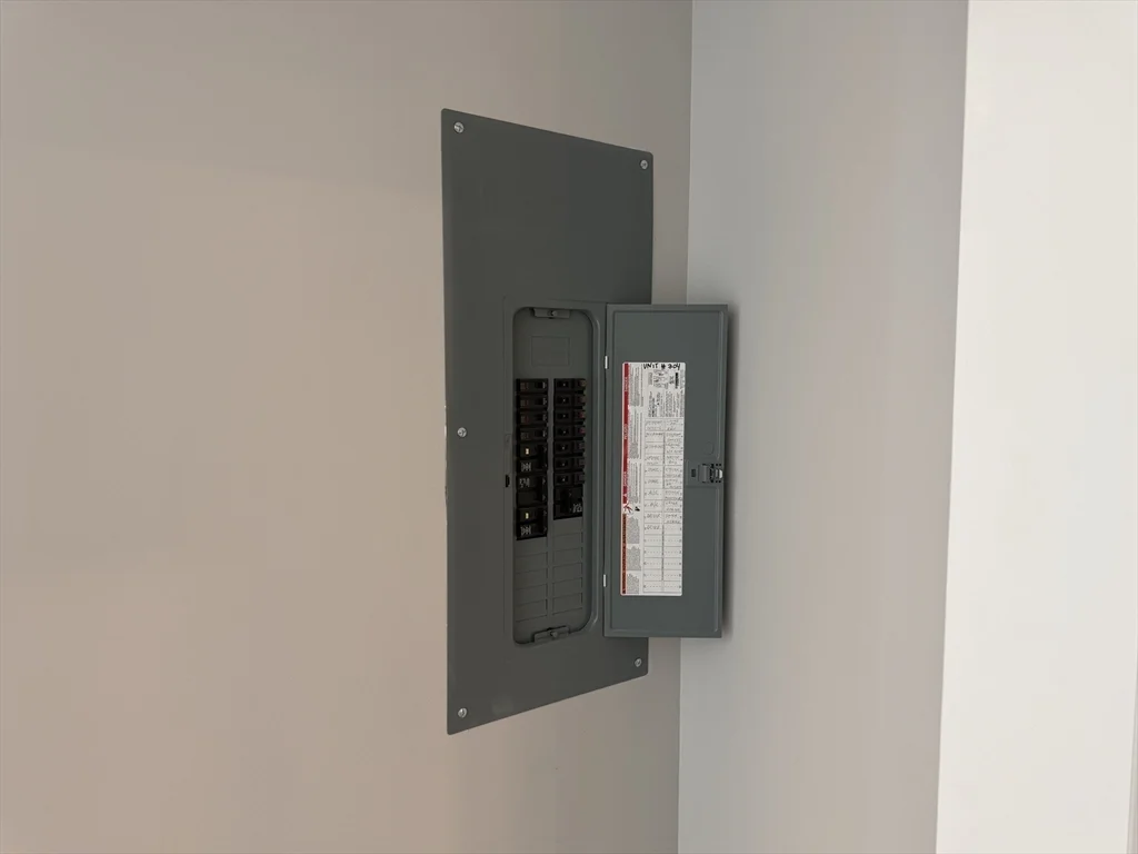 251 Sladen St, Dracut