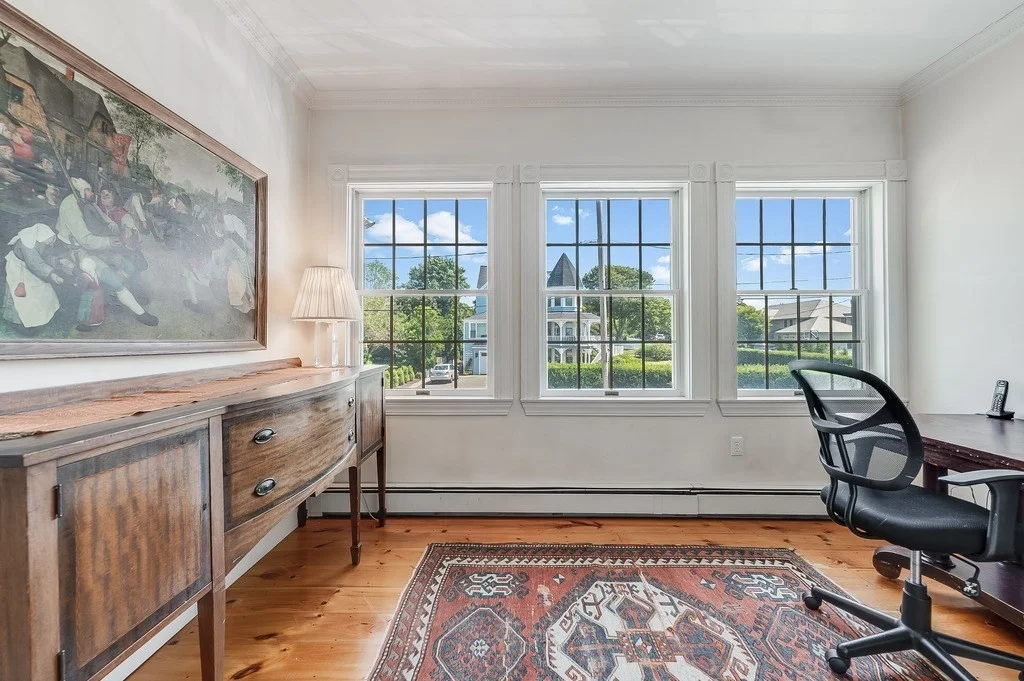 4 Spray Ave, Marblehead