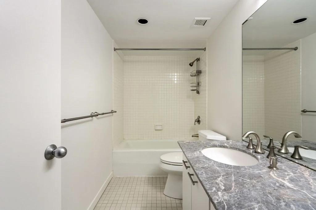 975 Memorial Dr, Harvard Square