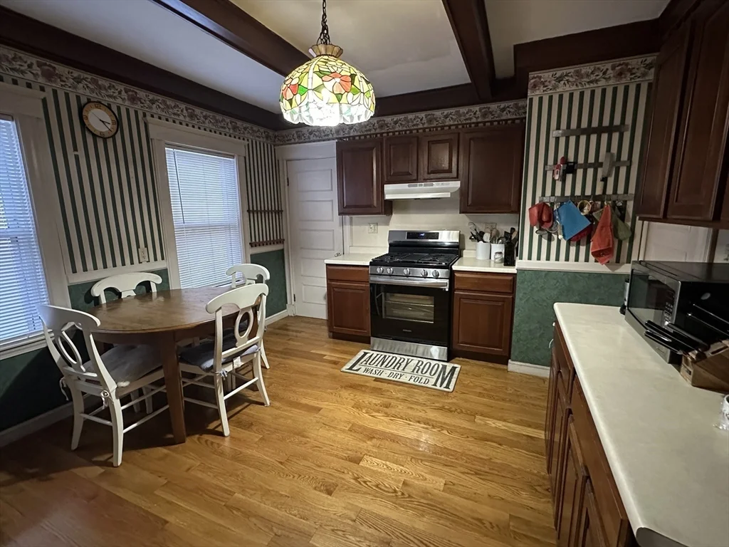 58 Grace St, West End