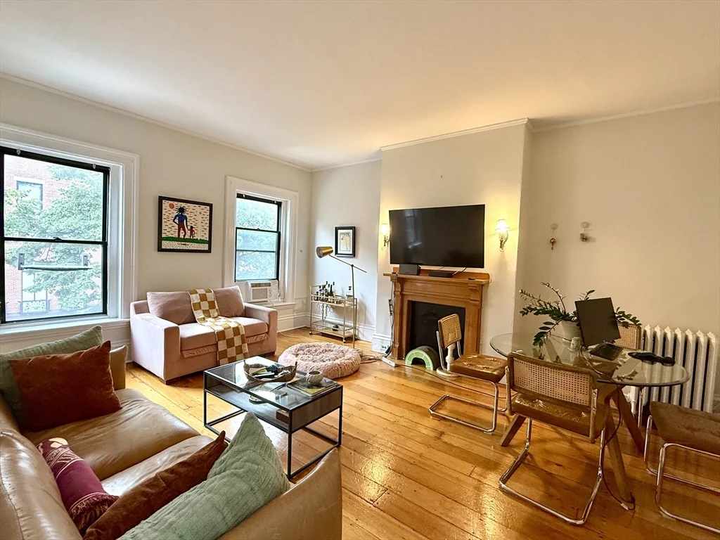 354 Marlborough St, Back Bay