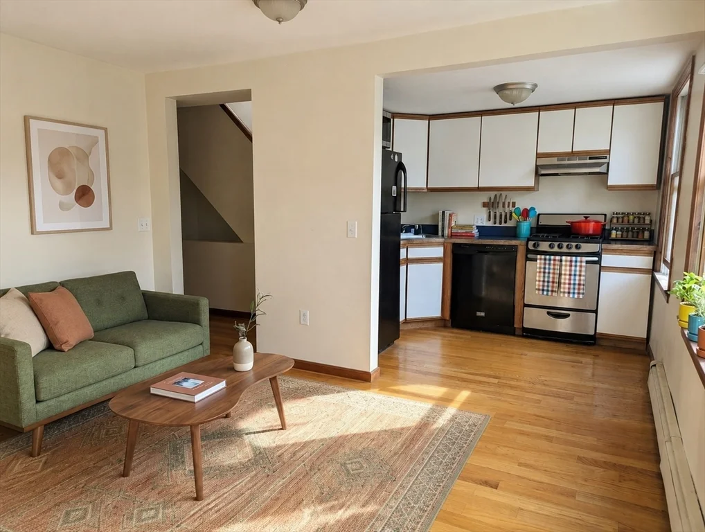1 Glover Ct, South Boston