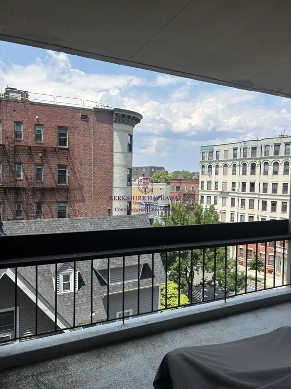 872 Massachusetts Ave, Mid Cambridge