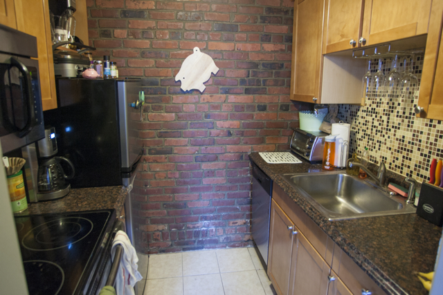 2 bed, 1 bath apartment for rent at 5 Grove St Unit 4, Beacon Hill — photo 3 of 13