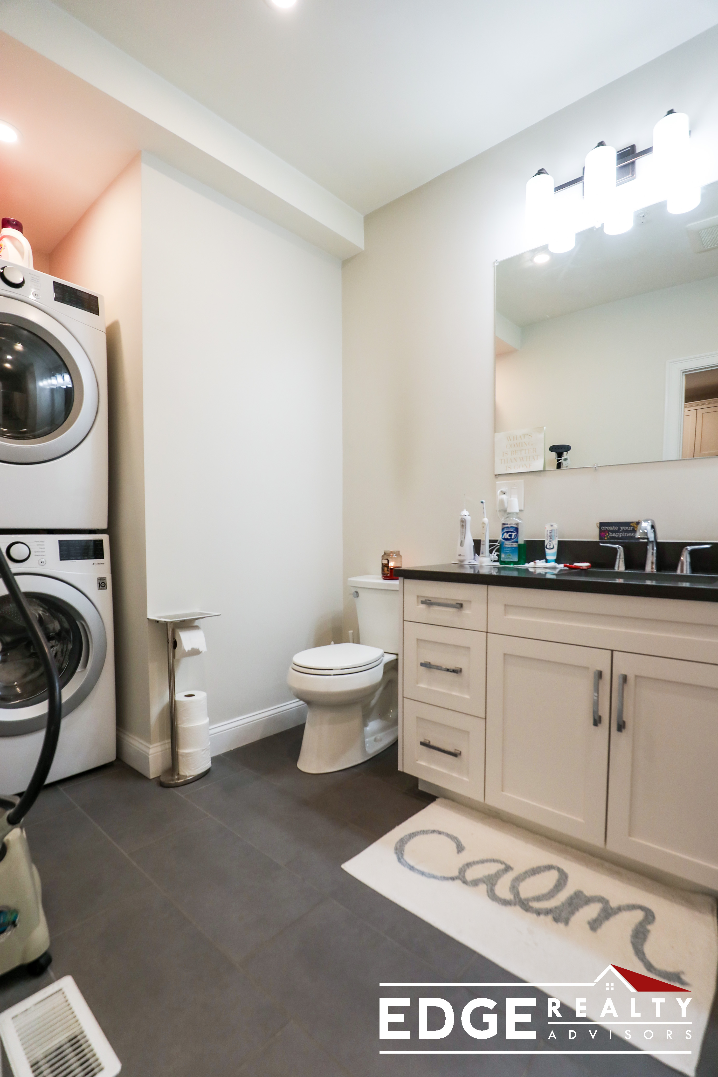 1 bed, 1 bath apartment for rent at 87 High St Unit 1, Waltham — photo 8 of 9