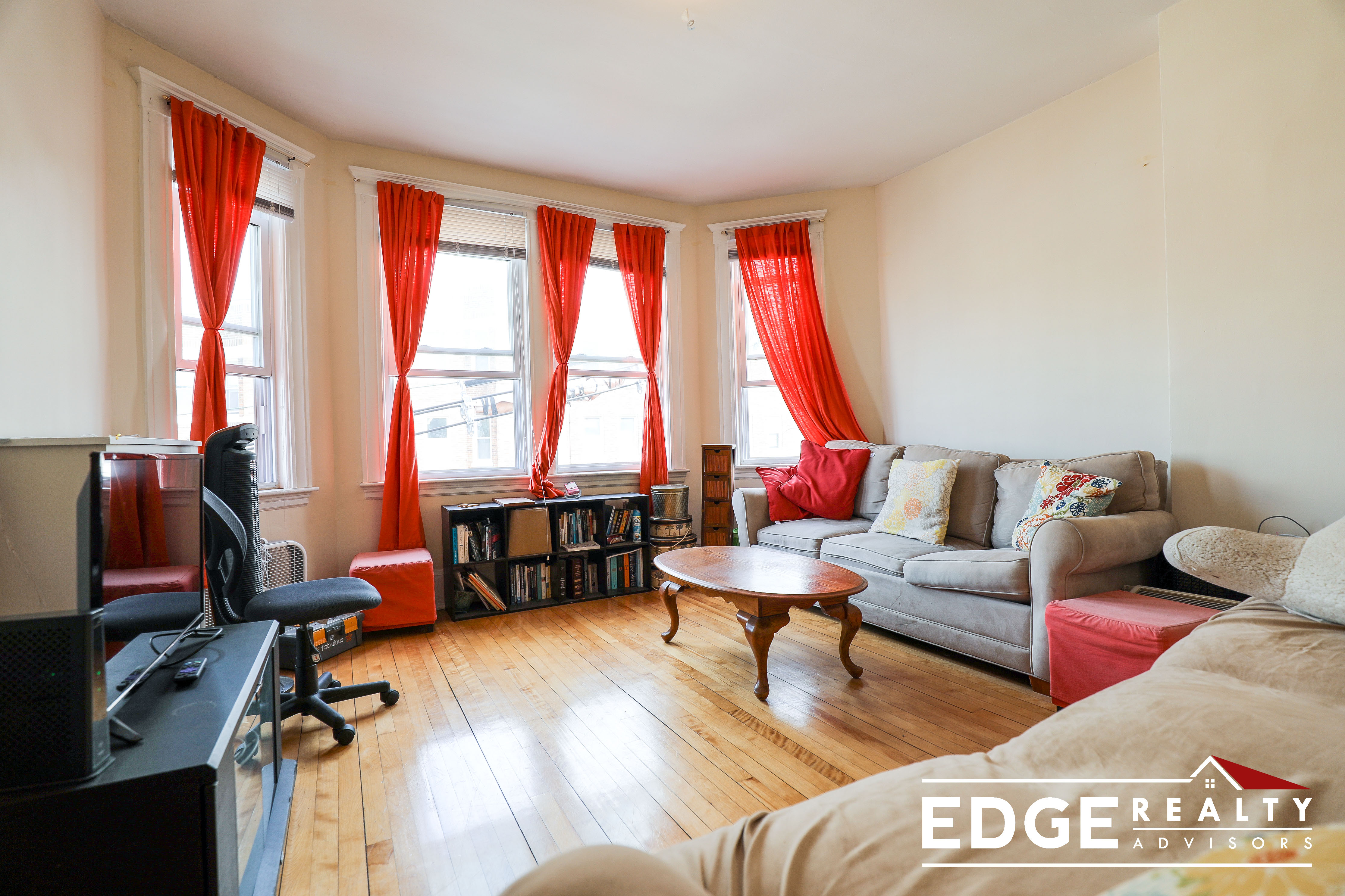 3 bed, 1 bath apartment for rent at 6 Colborne Rd Unit 3, Brighton — photo 4 of 9
