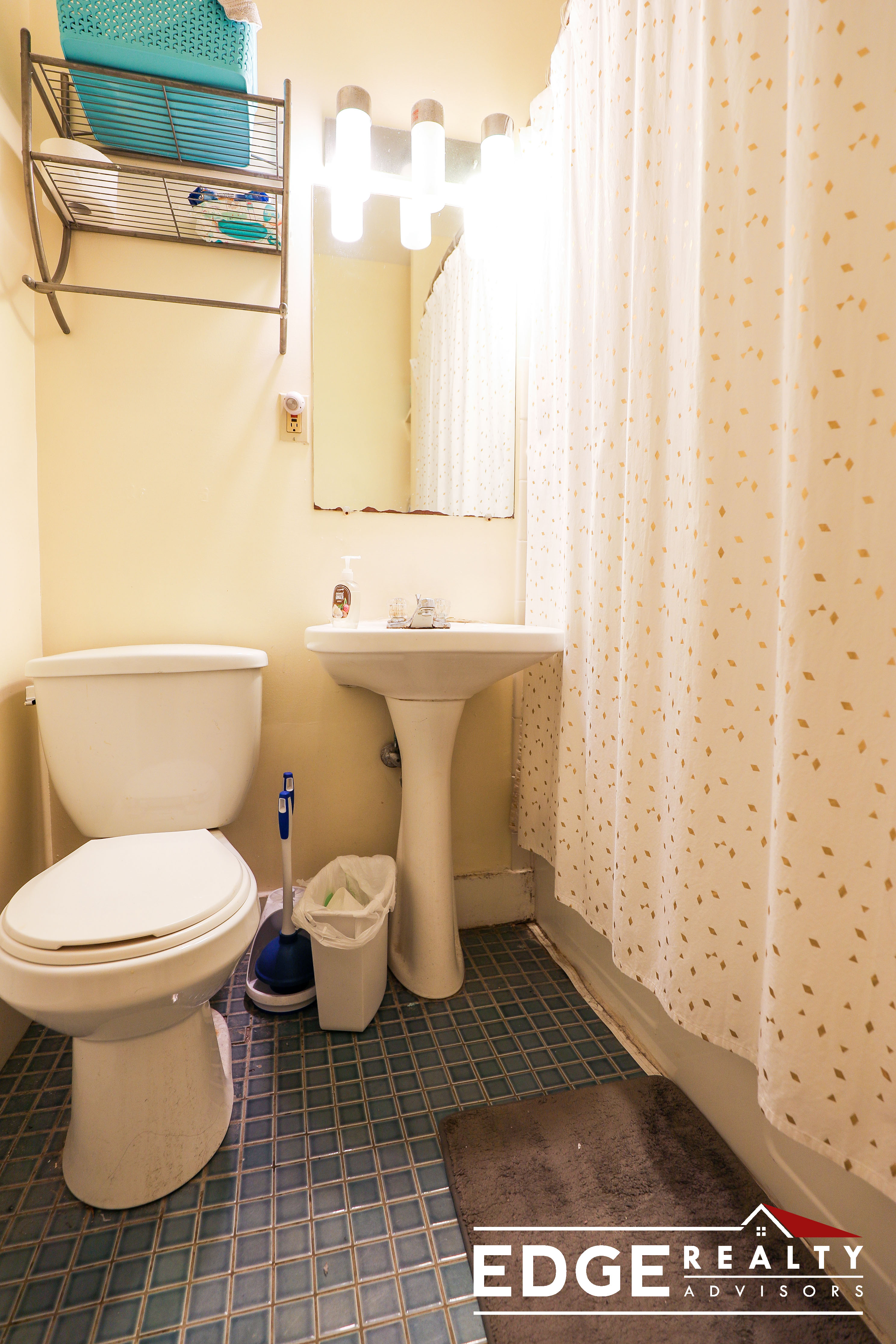 3 bed, 1 bath apartment for rent at 6 Colborne Rd Unit 3, Brighton — photo 8 of 9
