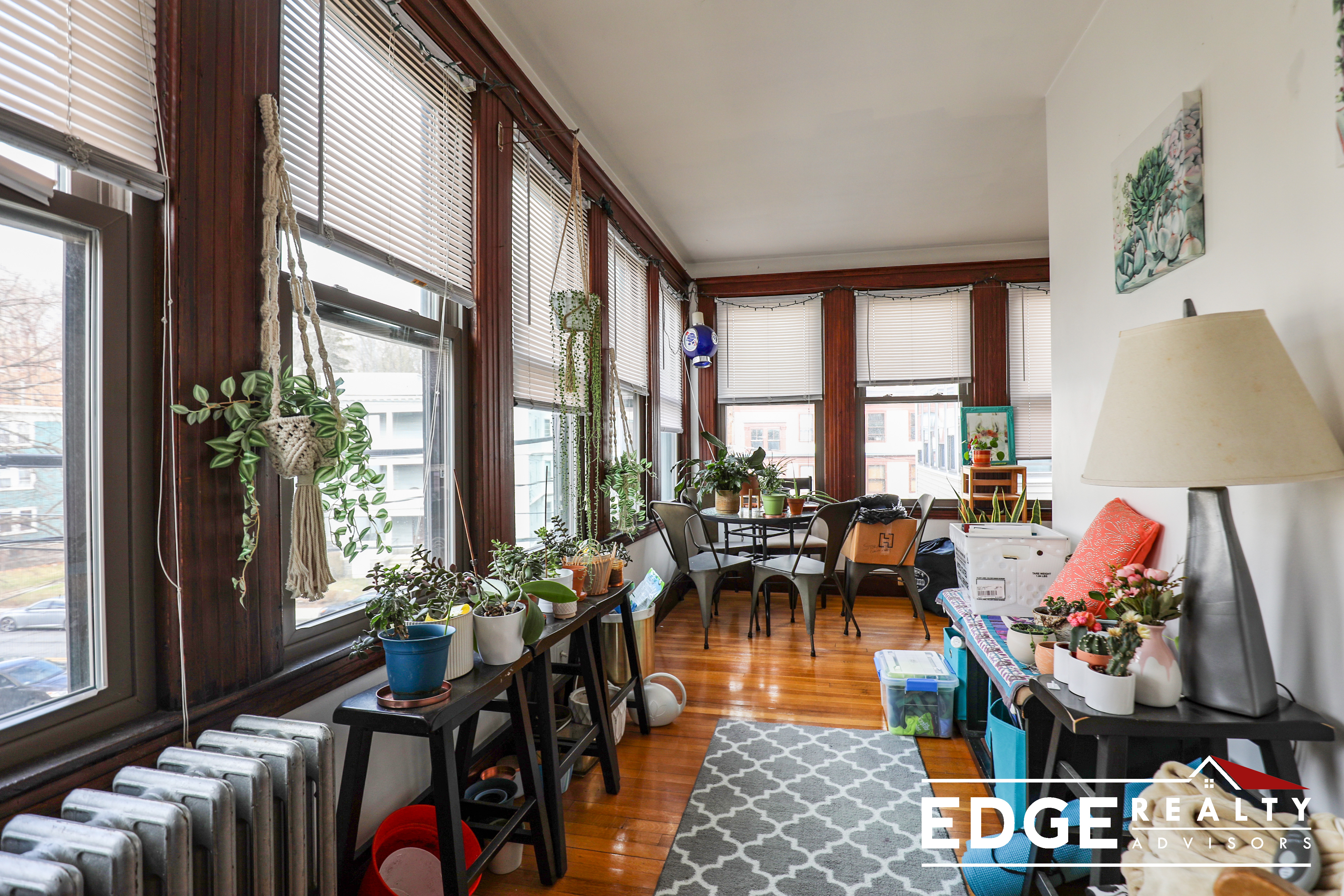 3 bed, 1 bath apartment for rent at 69 Oak Square Ave Unit 3, Brighton — photo 9 of 11