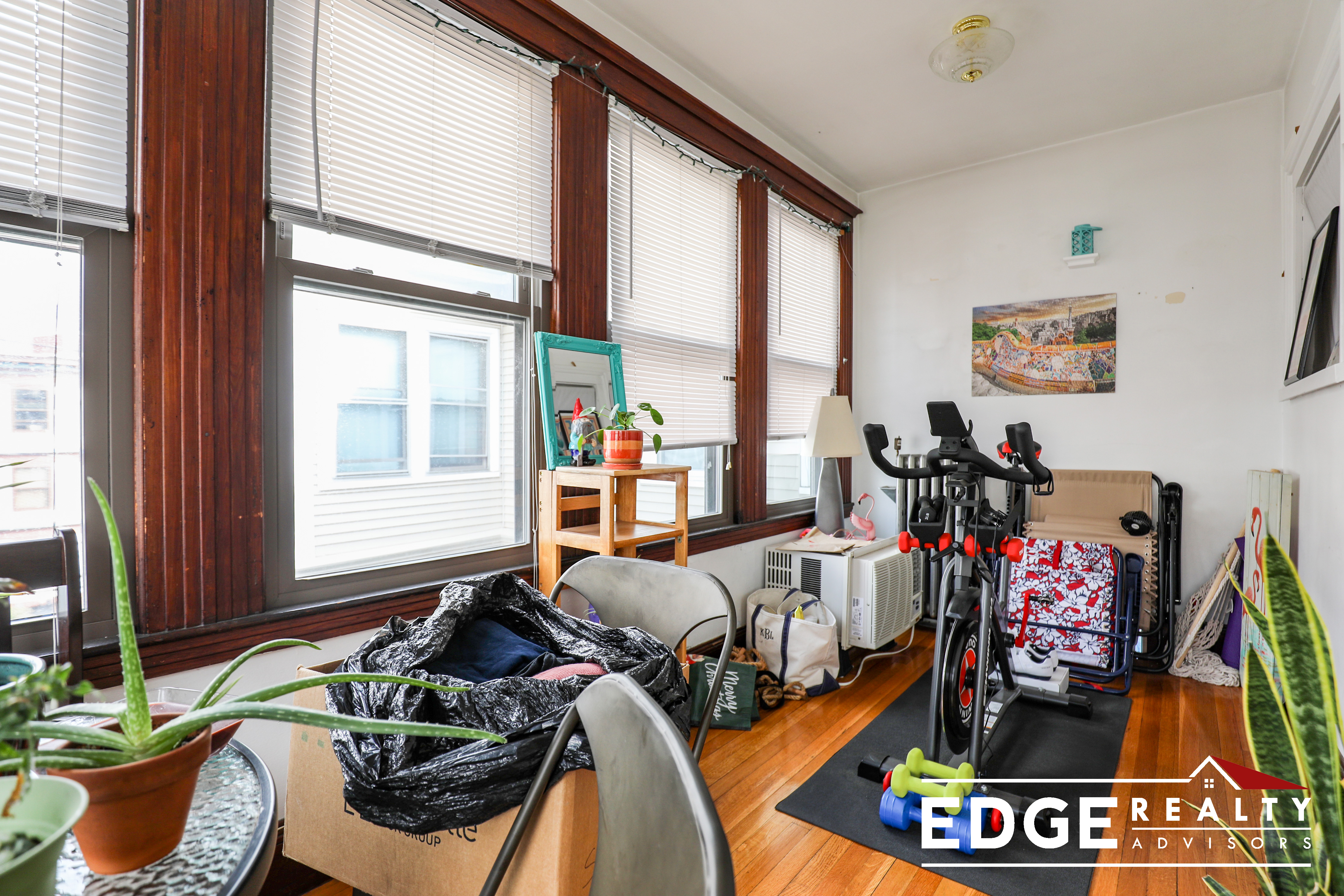 3 bed, 1 bath apartment for rent at 69 Oak Square Ave Unit 3, Brighton — photo 10 of 11