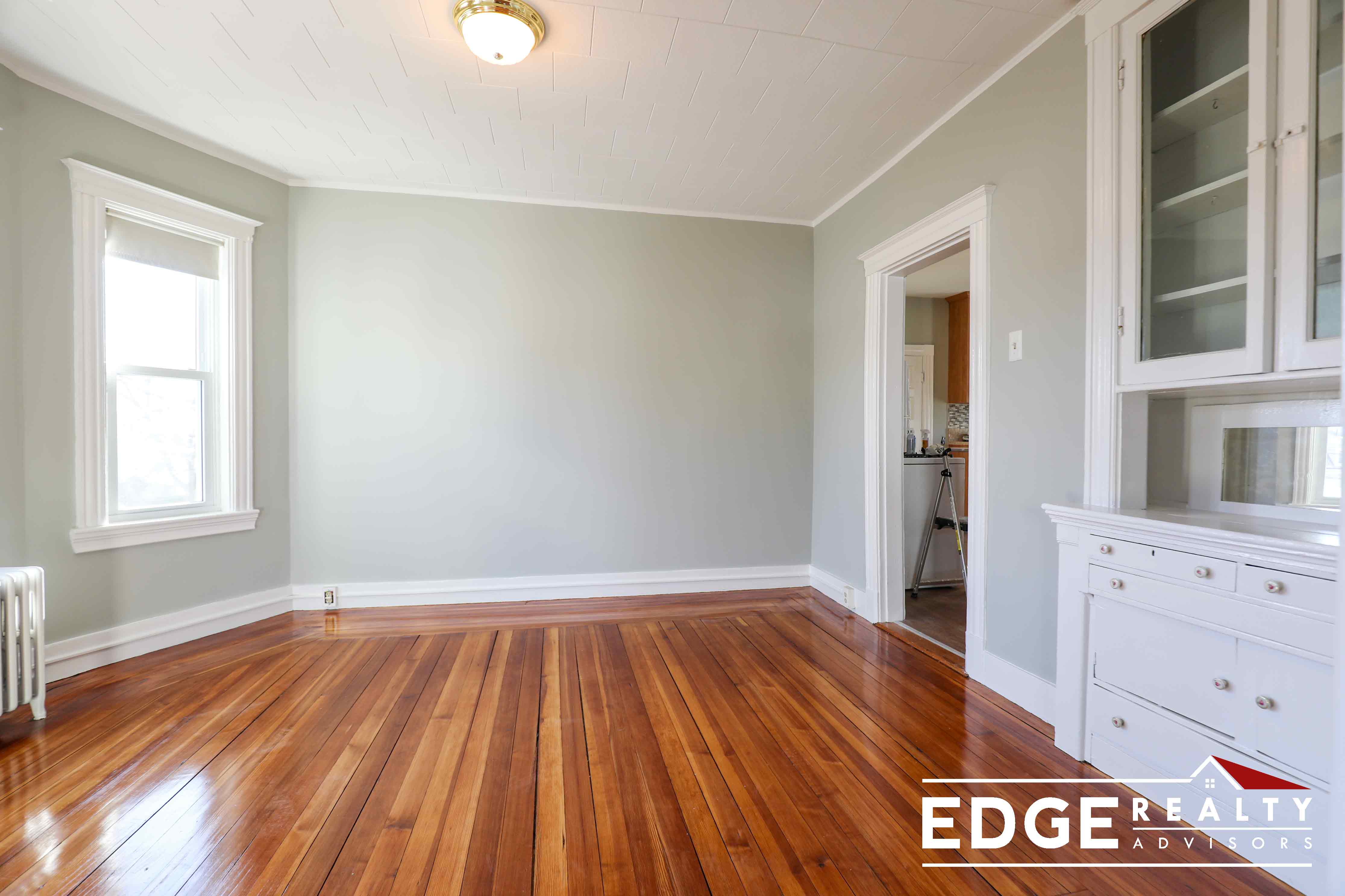 3 bed, 1 bath apartment for rent at 90 Hobart St Unit 1, Brighton — photo 3 of 10