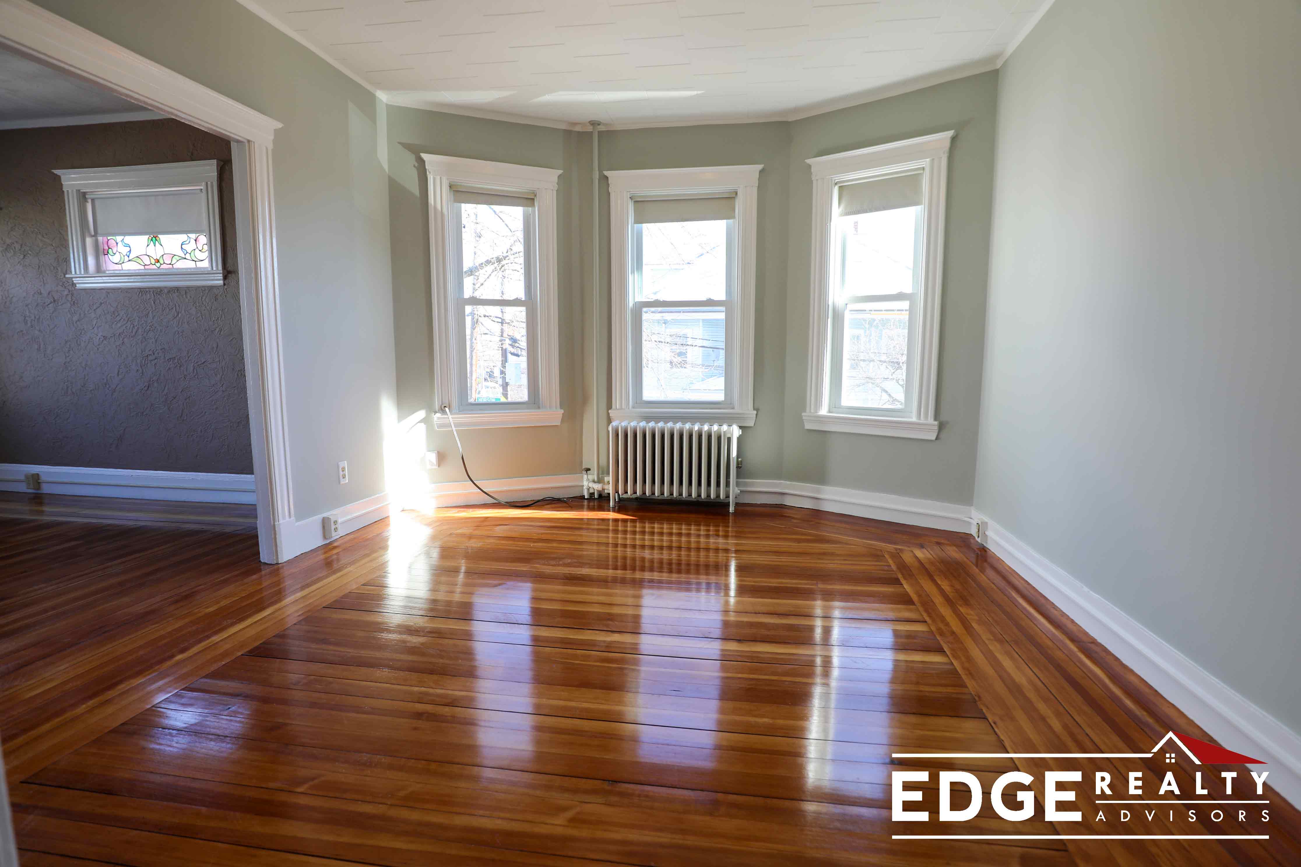 3 bed, 1 bath apartment for rent at 90 Hobart St Unit 1, Brighton — photo 4 of 10