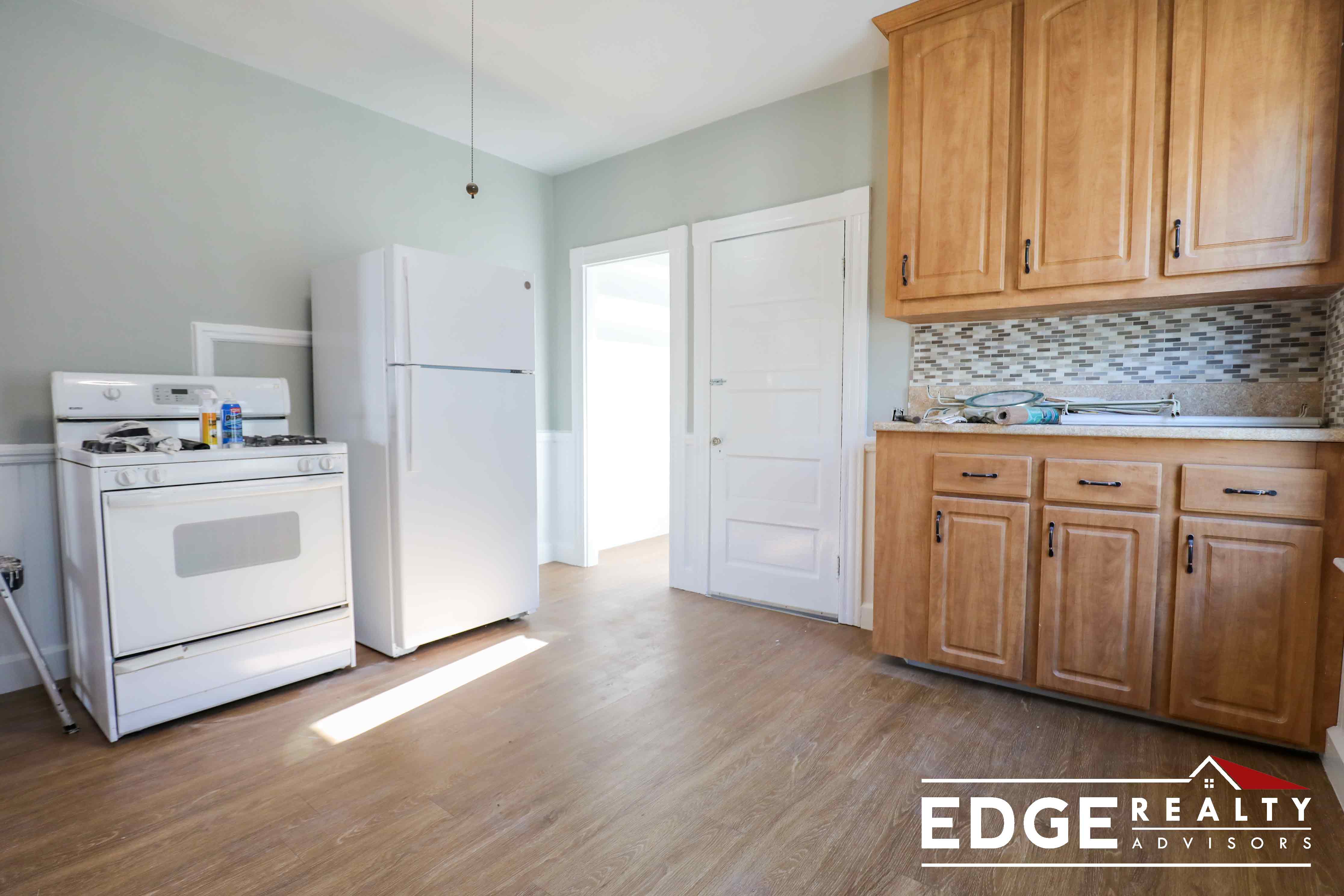 3 bed, 1 bath apartment for rent at 90 Hobart St Unit 1, Brighton — photo 2 of 10
