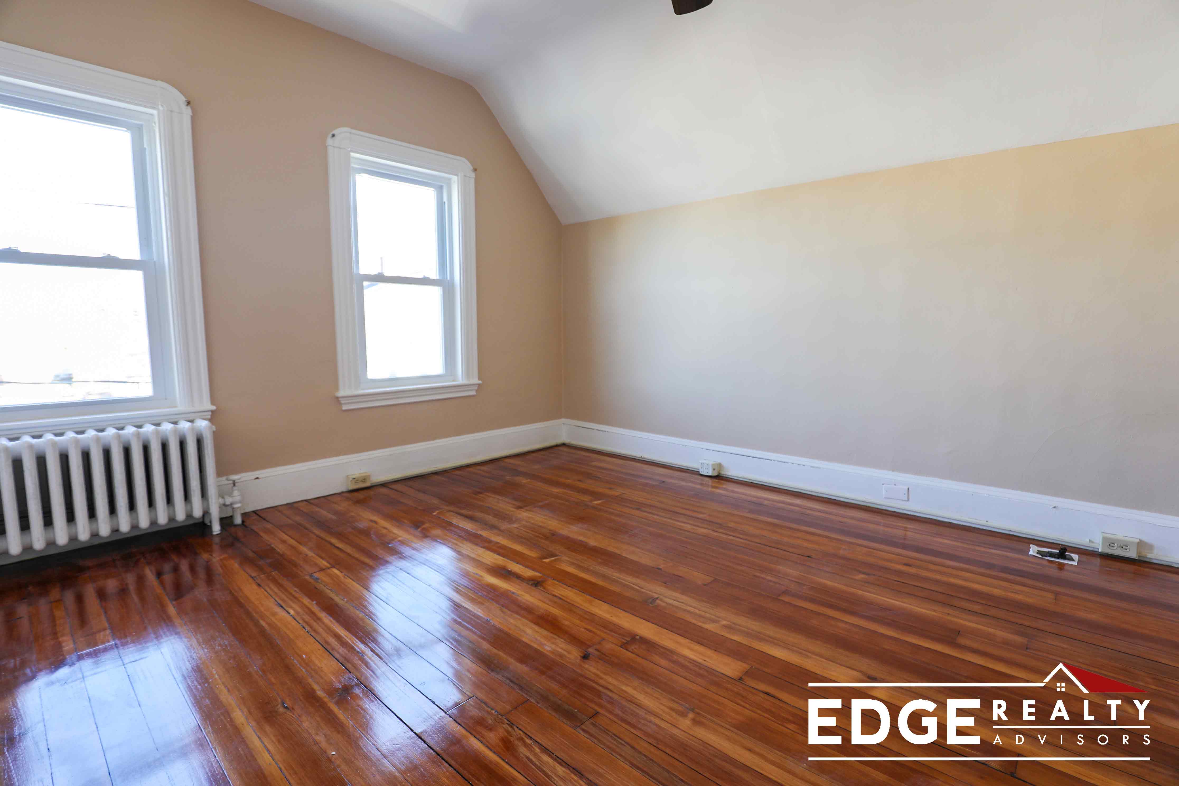 3 bed, 1 bath apartment for rent at 90 Hobart St Unit 1, Brighton — photo 8 of 10