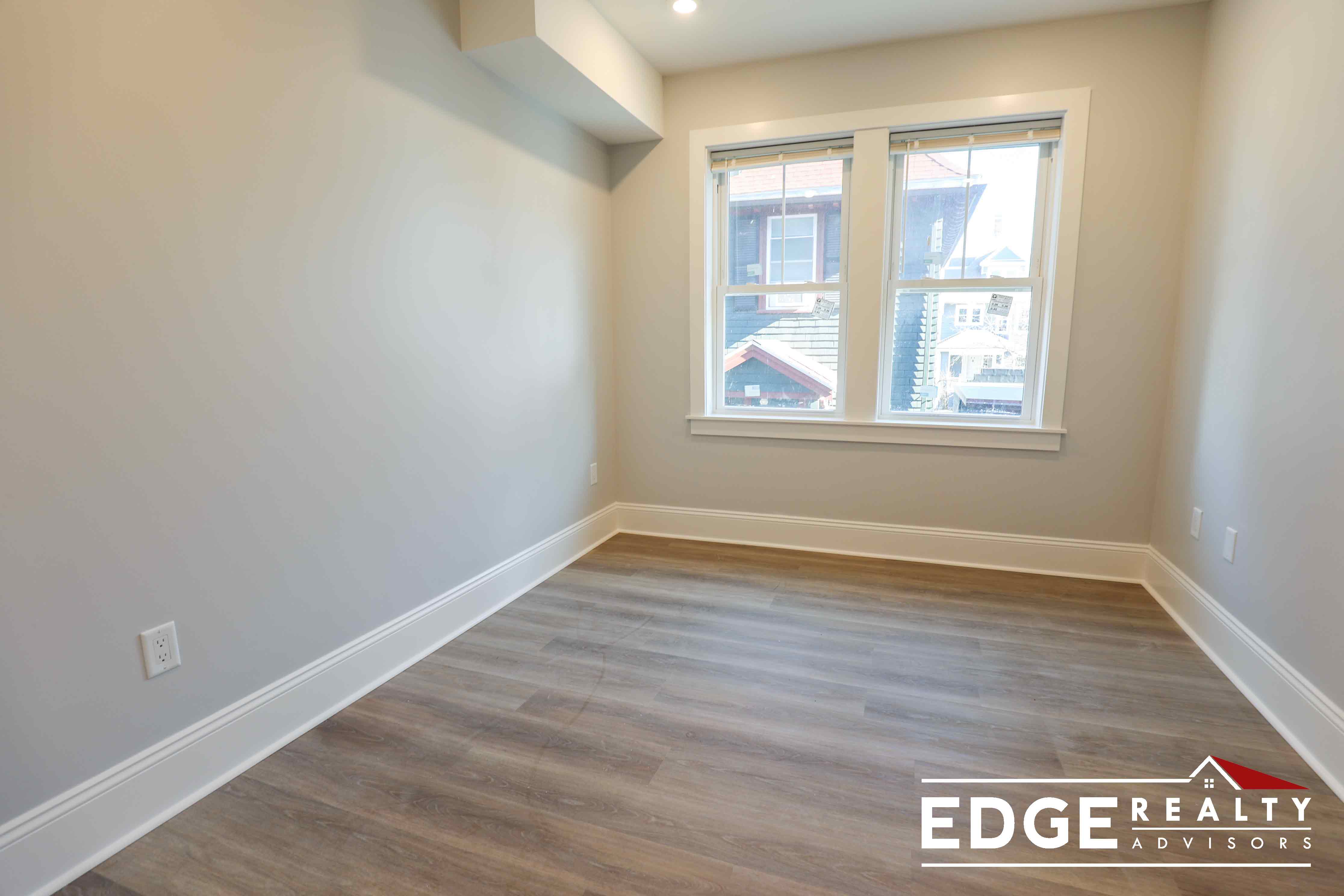 4 bed, 3 bath apartment for rent at 4 North Beacon St Unit 4, Allston — photo 4 of 12