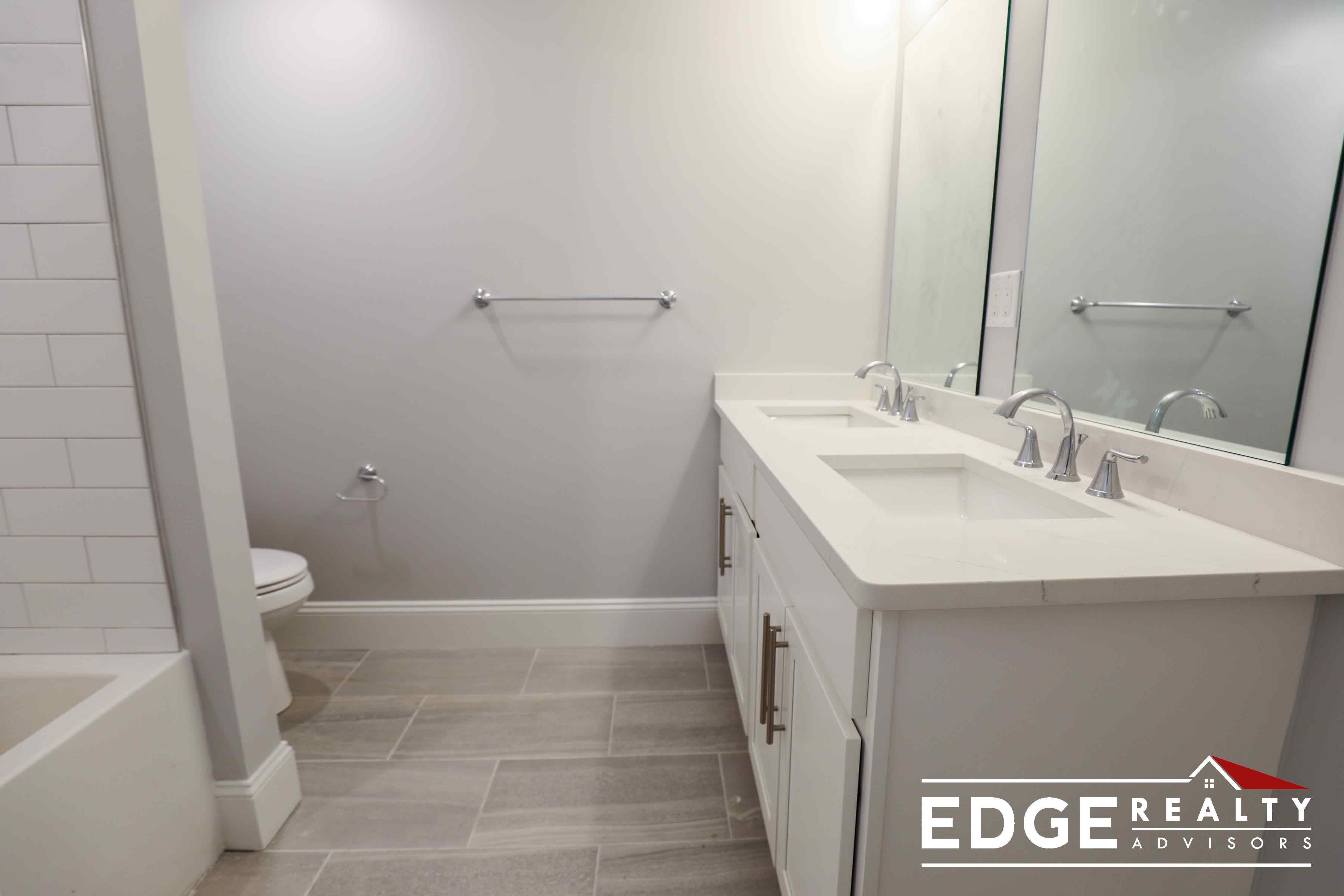 4 bed, 3 bath apartment for rent at 4 North Beacon St Unit 4, Allston — photo 5 of 12