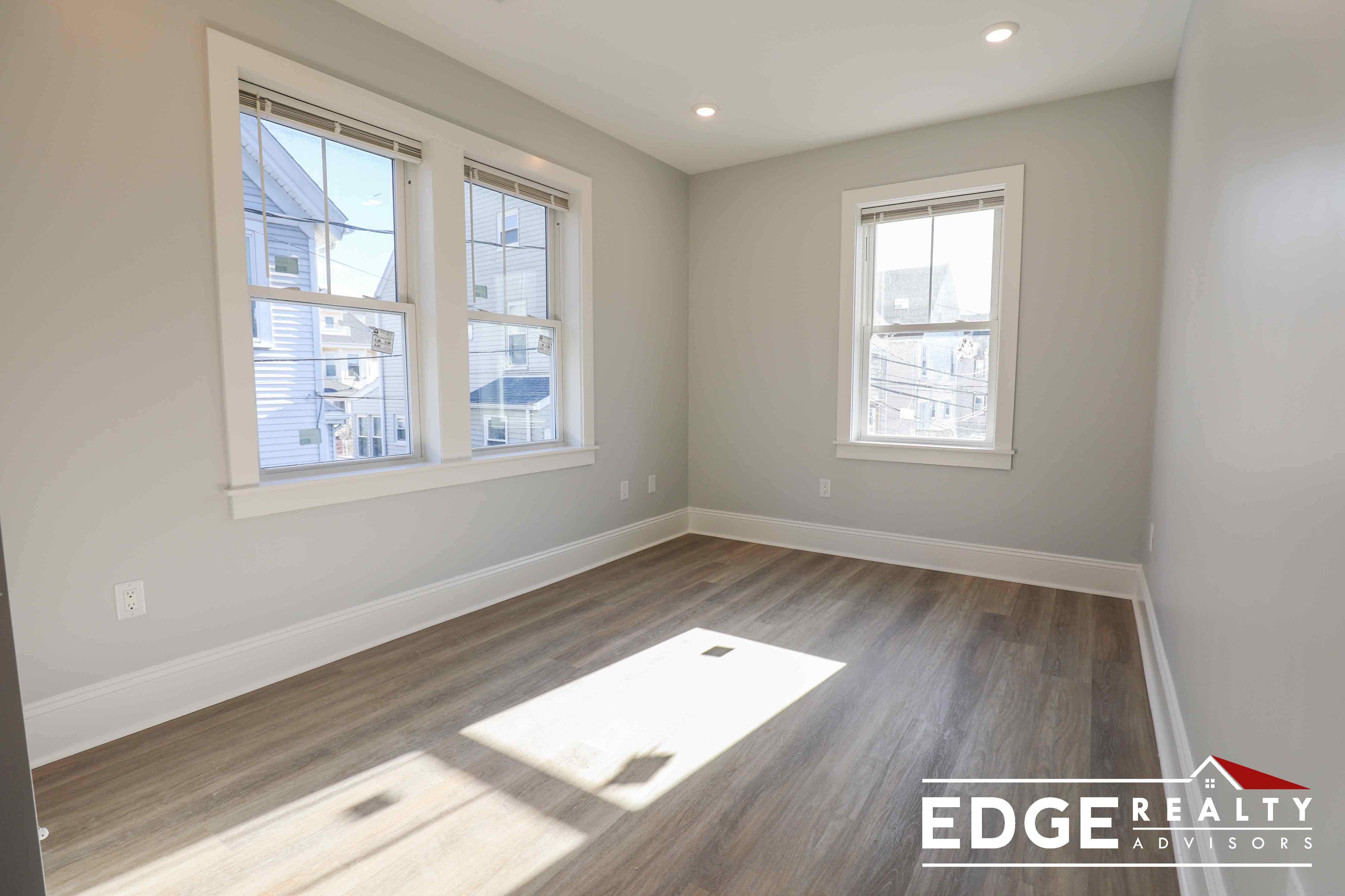 4 bed, 3 bath apartment for rent at 4 North Beacon St Unit 4, Allston — photo 8 of 12