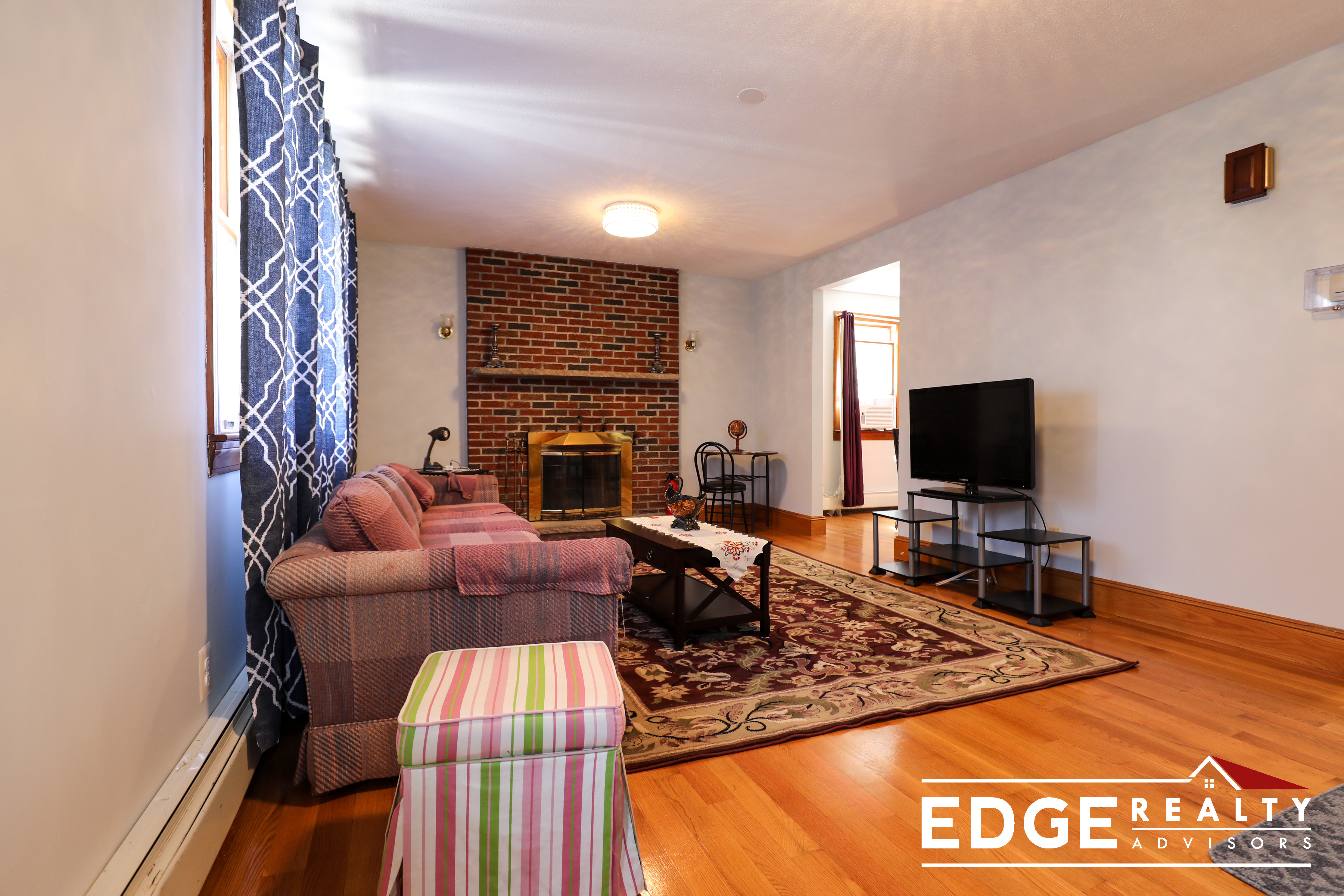 5 bed, 1.5 bath apartment for rent at 41 Gerrish St Unit 1, Brighton — photo 3 of 12