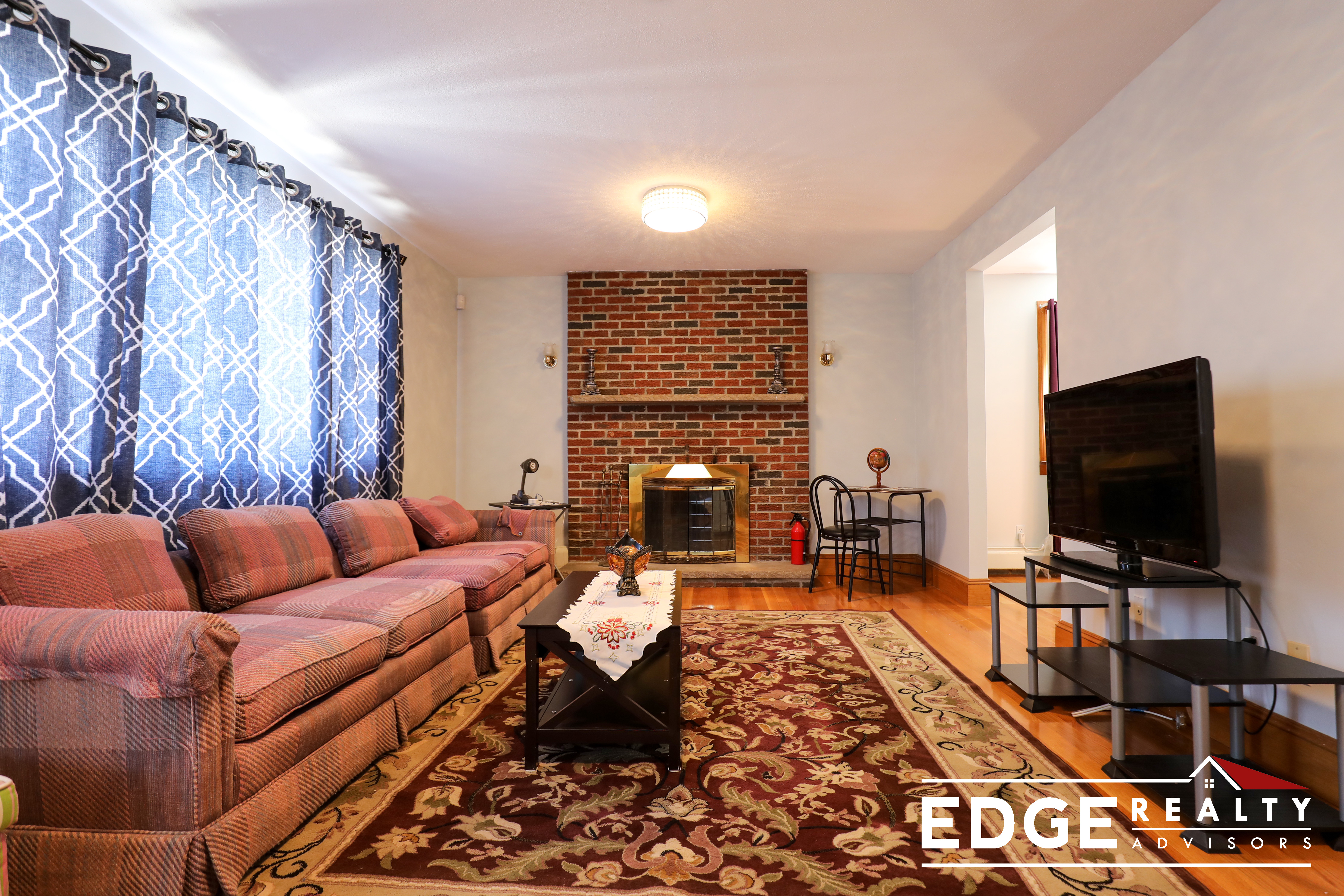 5 bed, 1.5 bath apartment for rent at 41 Gerrish St Unit 1, Brighton — photo 4 of 12