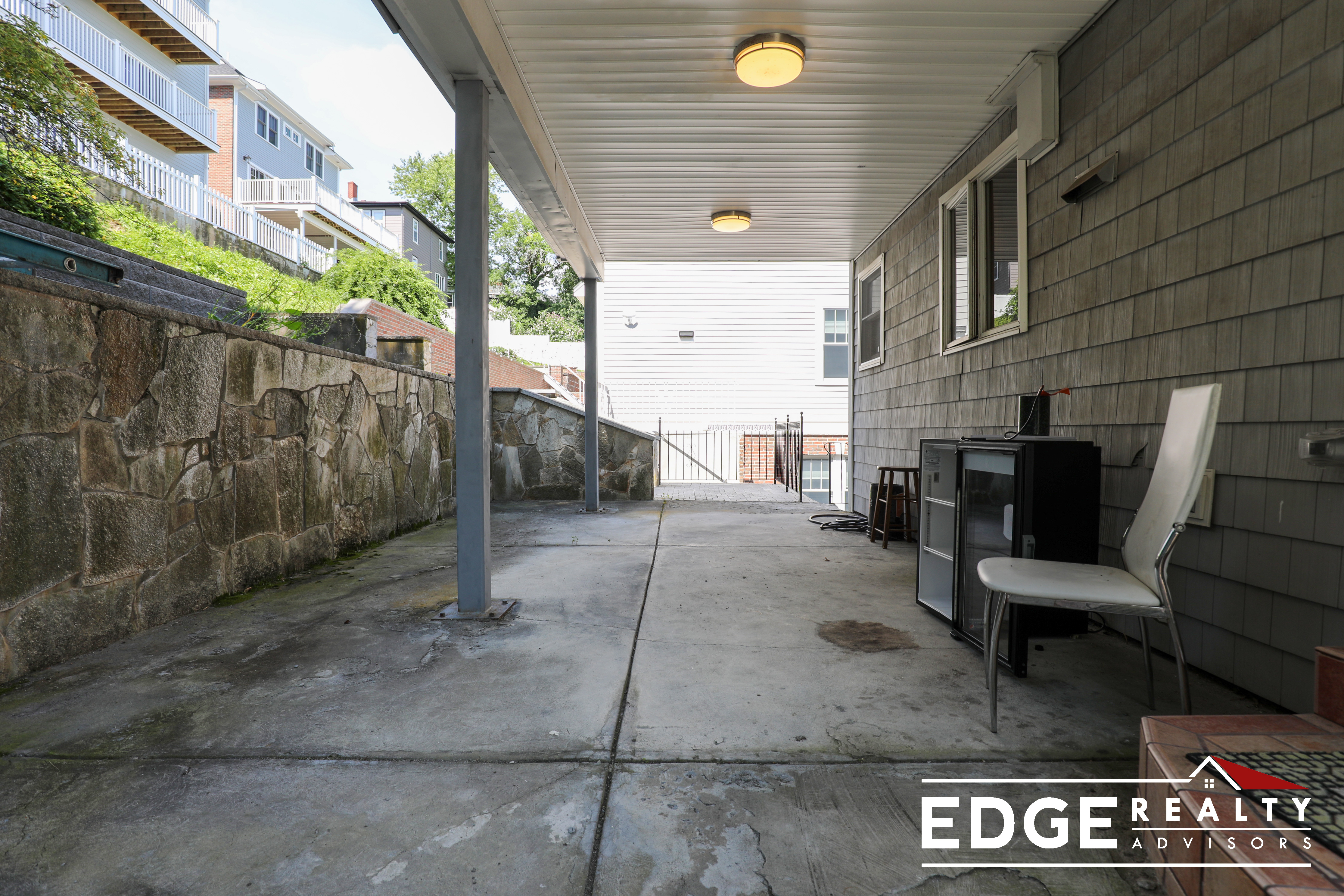 5 bed, 1.5 bath apartment for rent at 41 Gerrish St Unit 1, Brighton — photo 6 of 12