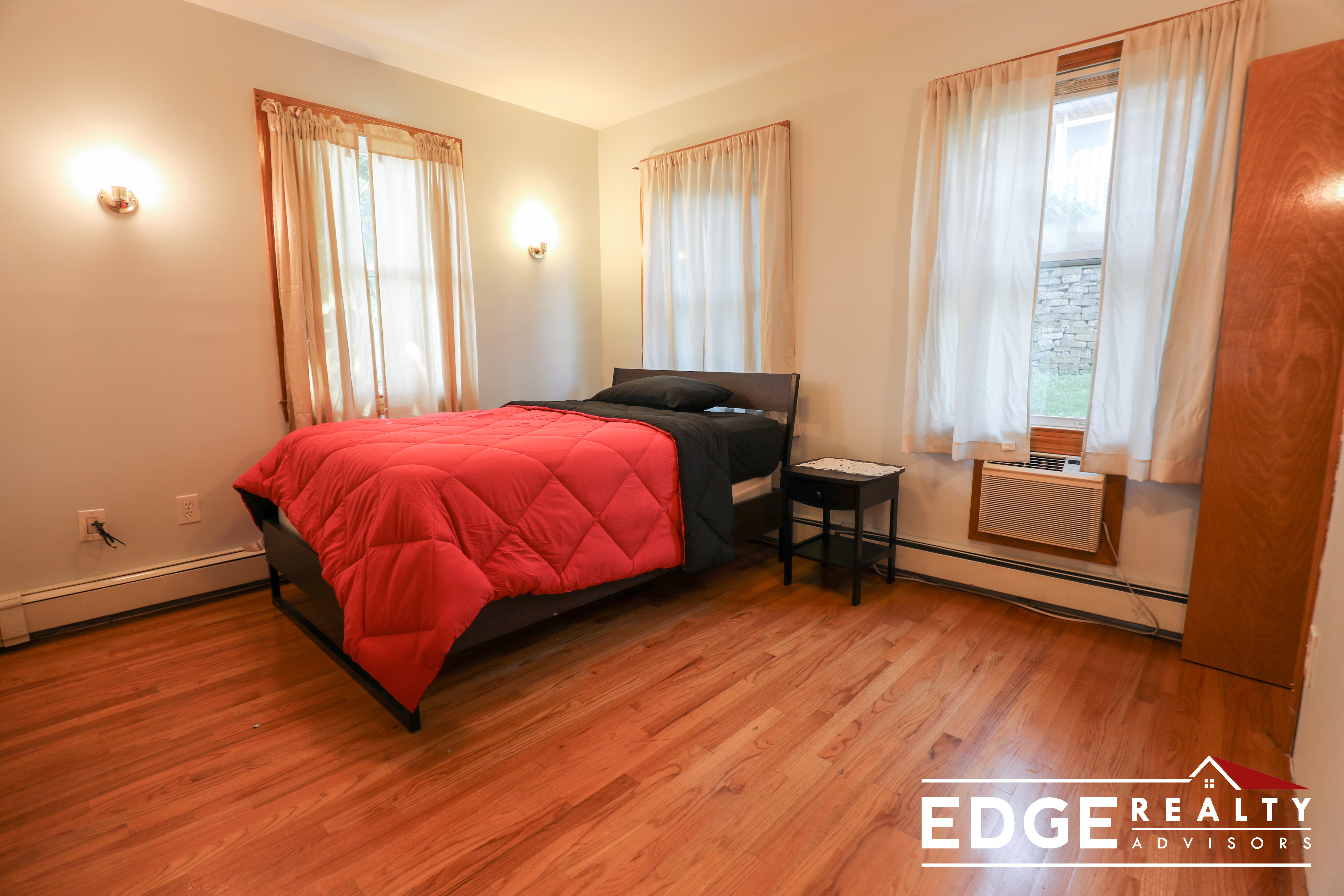 5 bed, 1.5 bath apartment for rent at 41 Gerrish St Unit 1, Brighton — photo 10 of 12