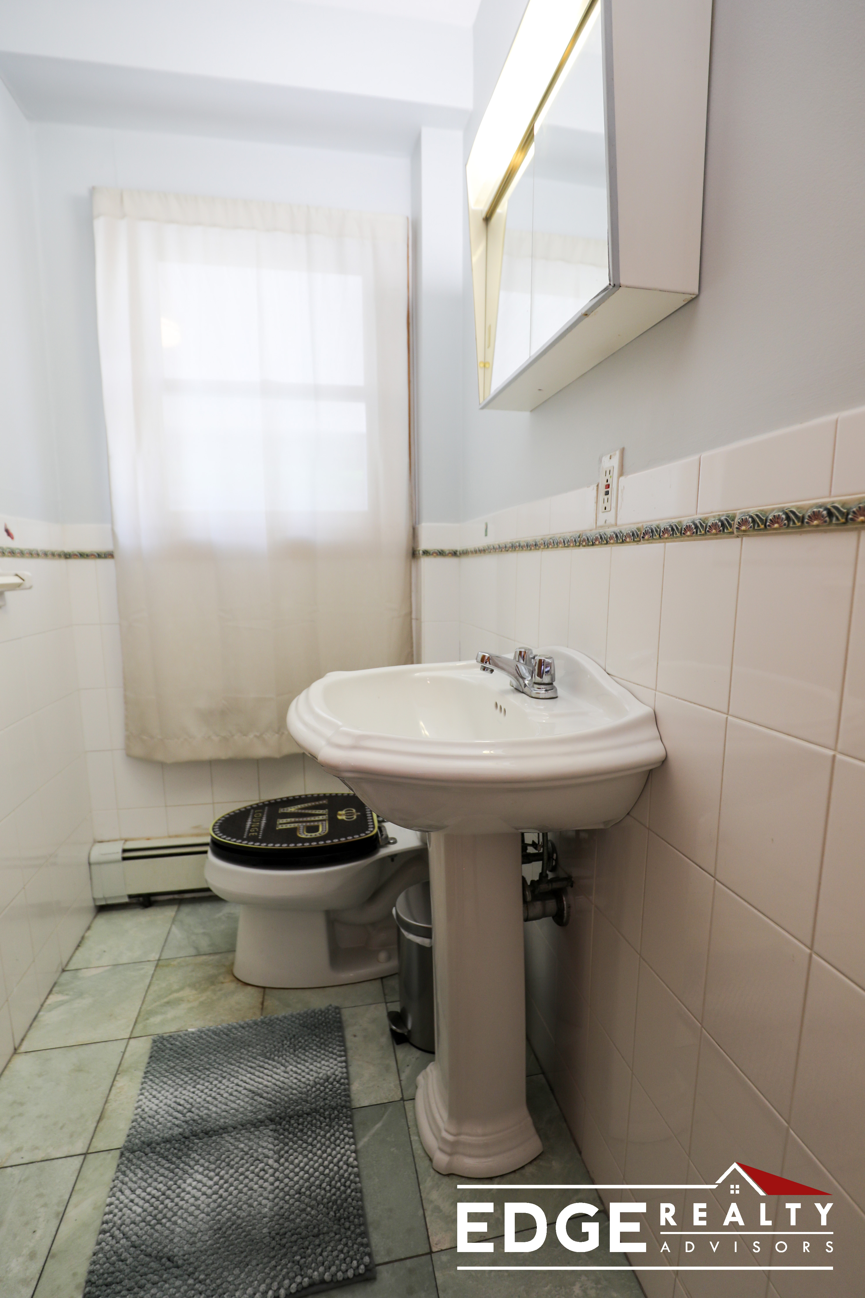 5 bed, 1.5 bath apartment for rent at 41 Gerrish St Unit 1, Brighton — photo 12 of 12