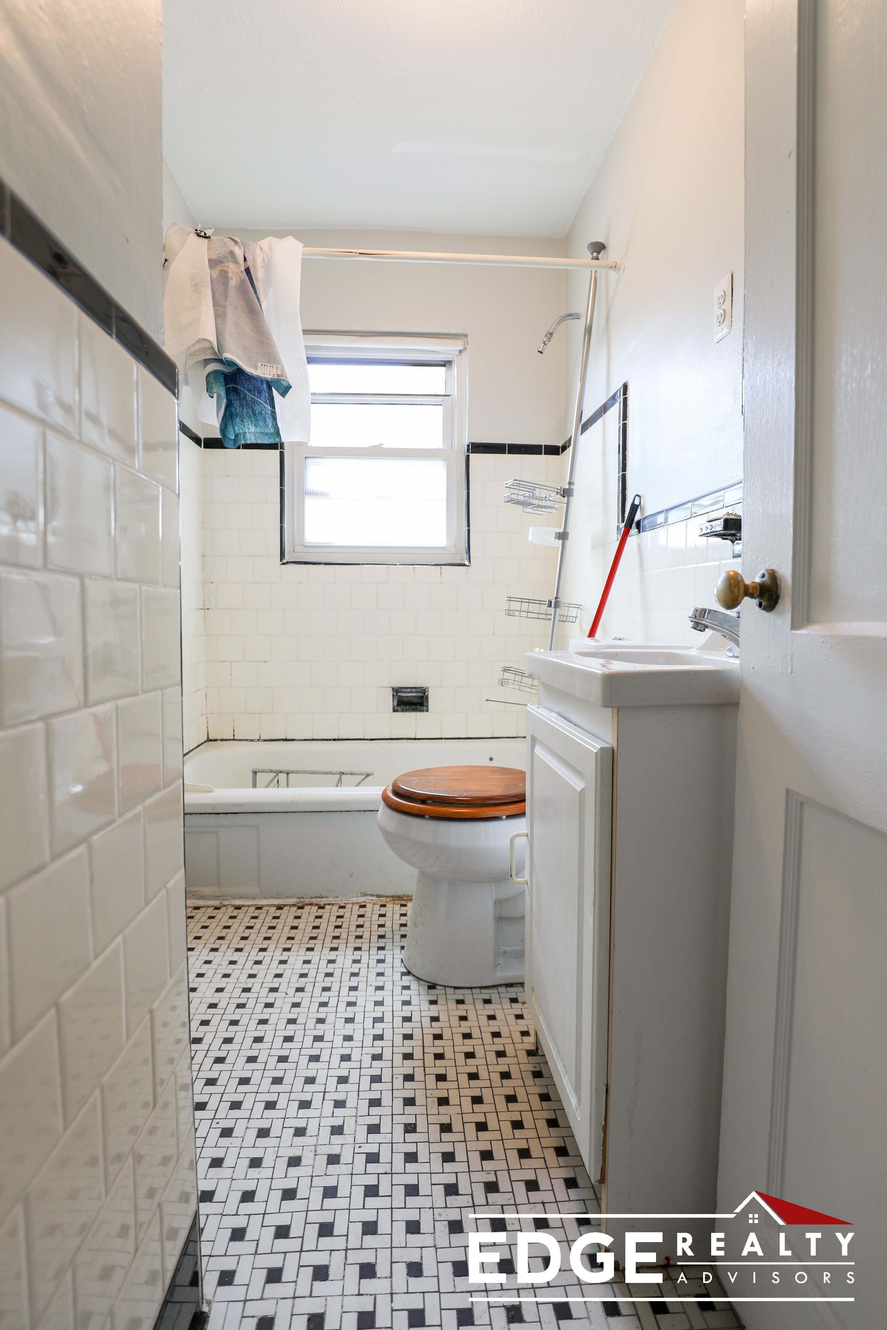 1 bed, 1 bath apartment for rent at 18 Beechcroft St Unit 3, Brighton — photo 4 of 5