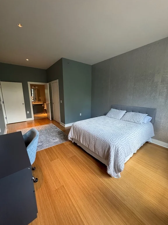 21 Father Francis Gilday St, South End