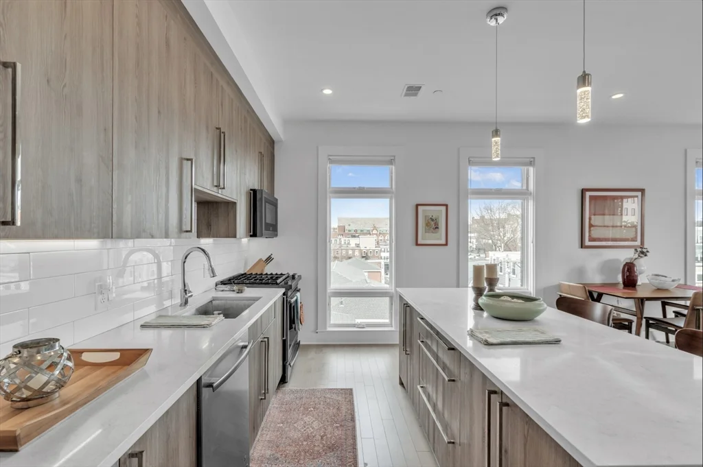 232 Old Colony Ave, South Boston