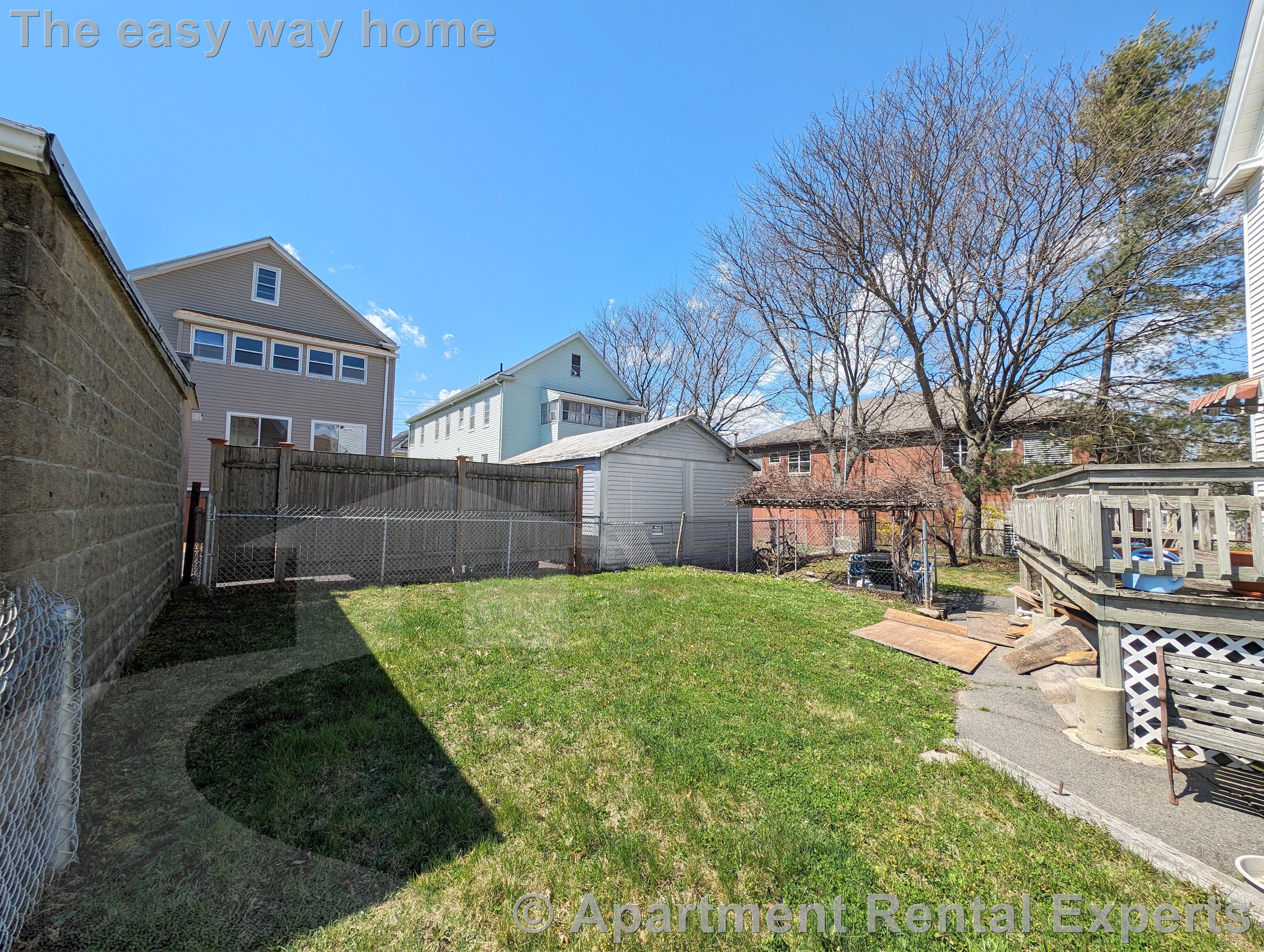 489 Main St, Magoun Square