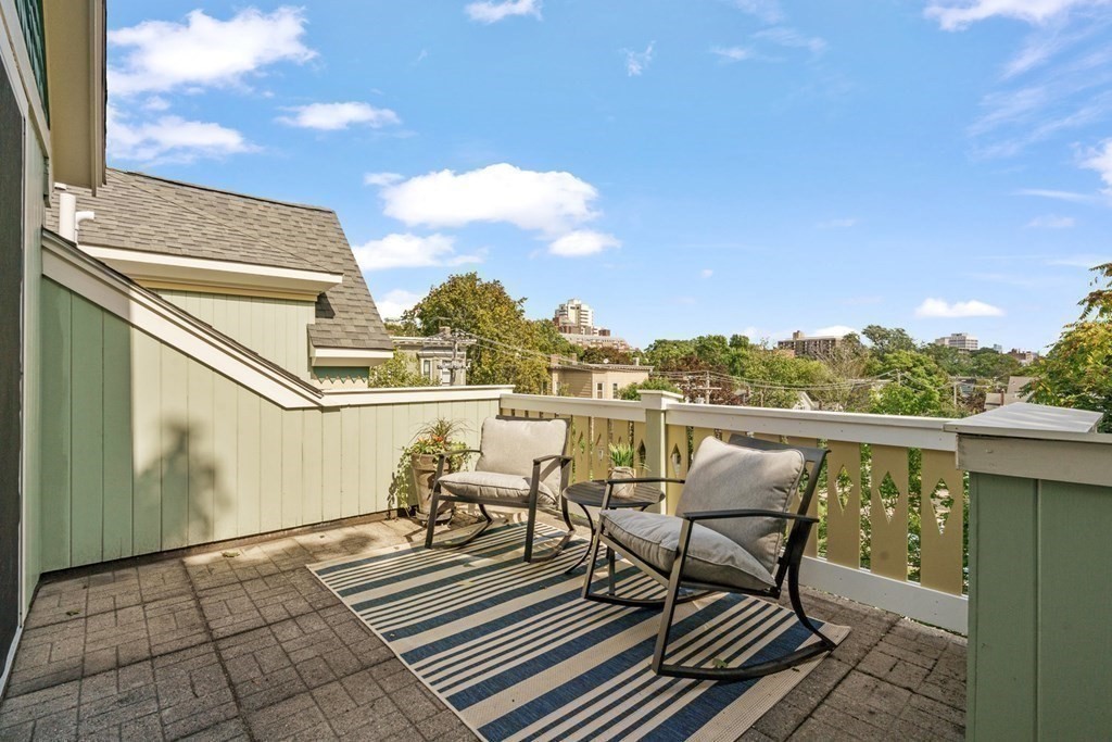 76 Putnam Ave, Cambridge