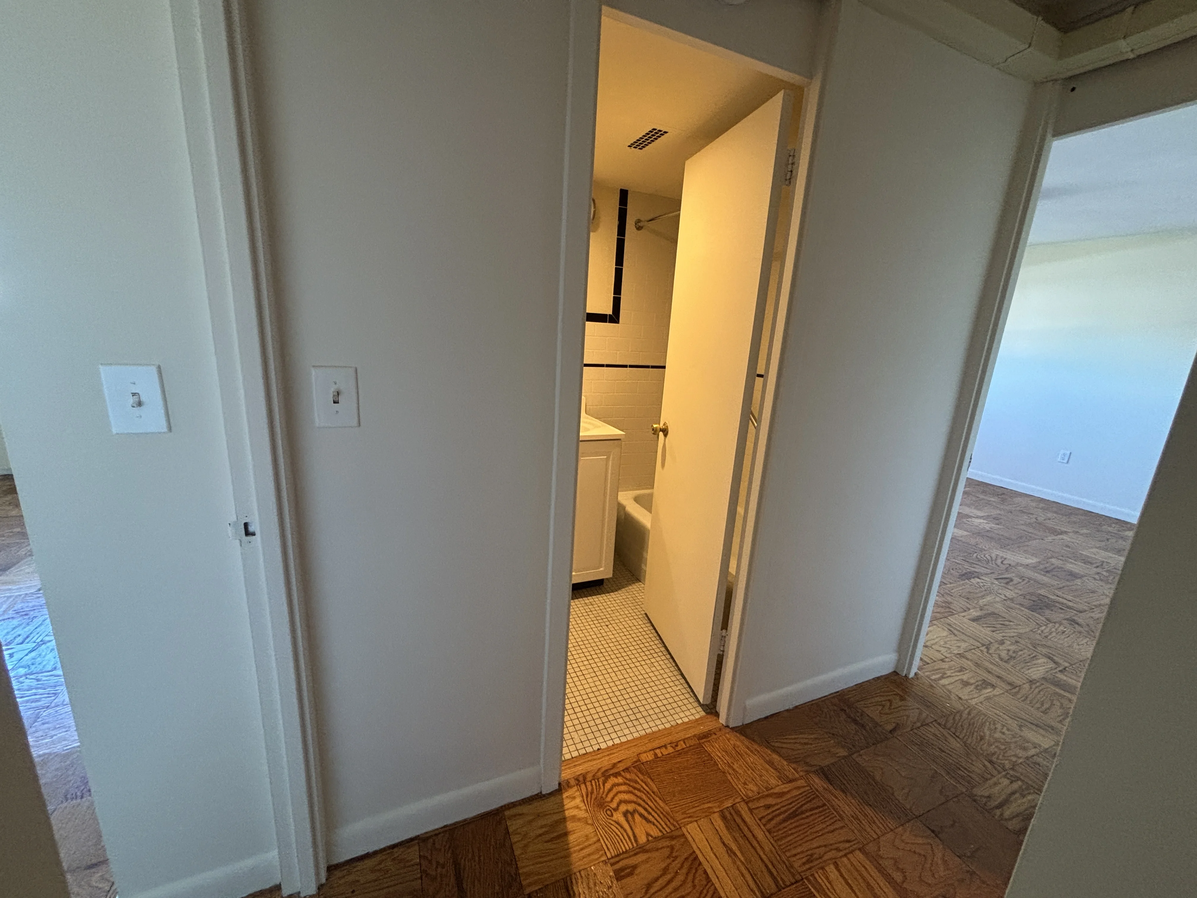 101 Monmouth St, Longwood