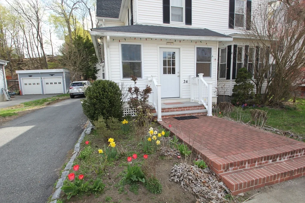 24 Arlington Rd, Woburn