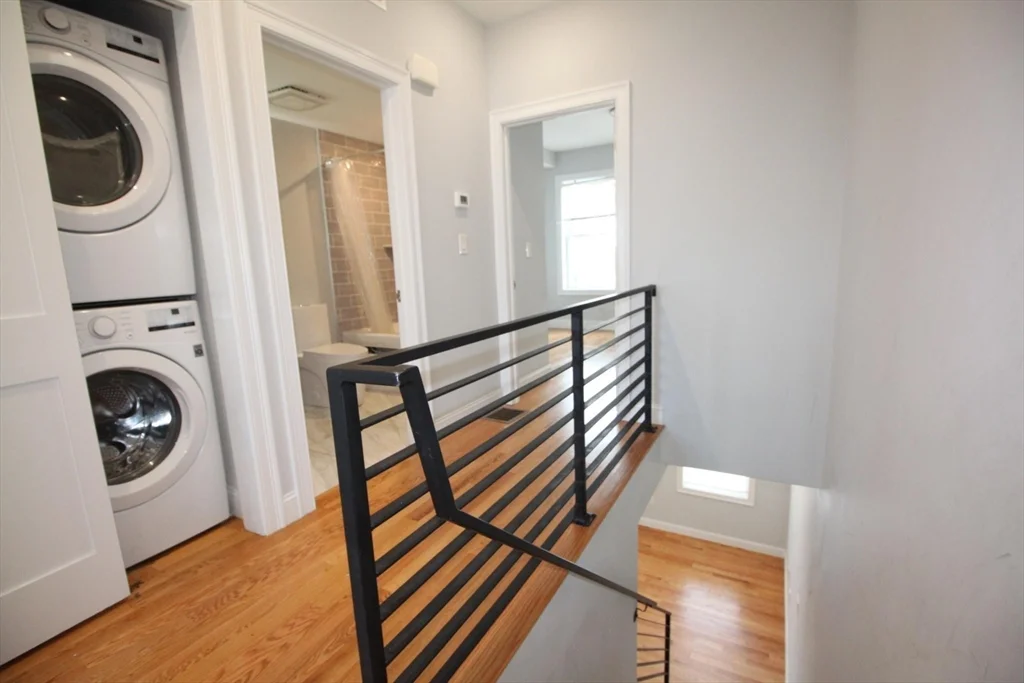 108 Main St, Everett