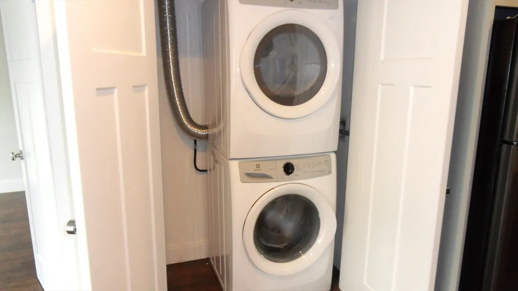 76 Stonley Rd, Jamaica Plain